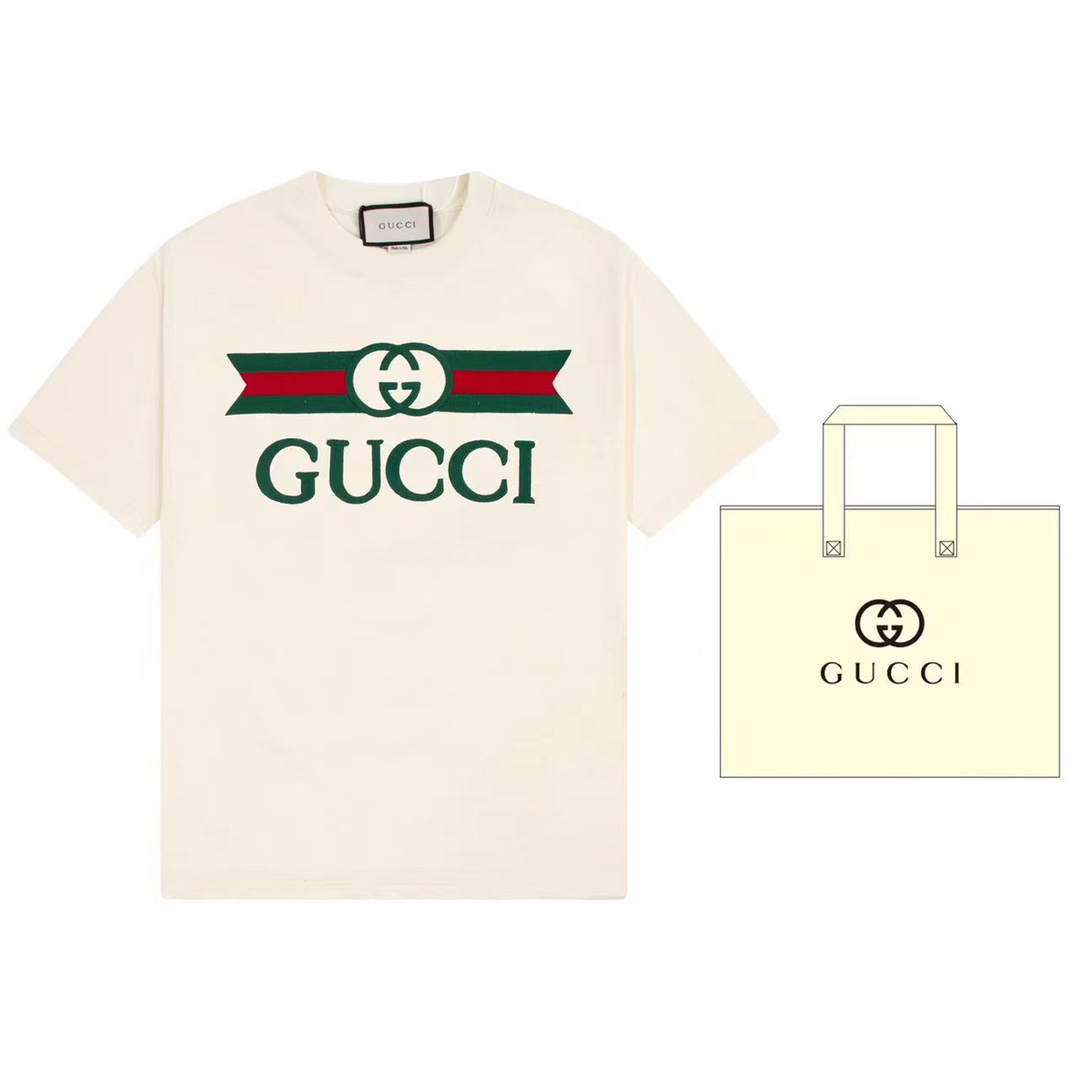 （➕5🉑配手提袋） Gucci 古驰 饰互扣Gucci标识超大造型刺绣短袖T恤 原版面料 官方同款 定制240克同缸染面料 手感非常舒服 春夏最新砖柜同步 OS落肩版型 时尚又个性 超级百搭好看的一款 男女都非常合适 人手必备款 吊牌 …