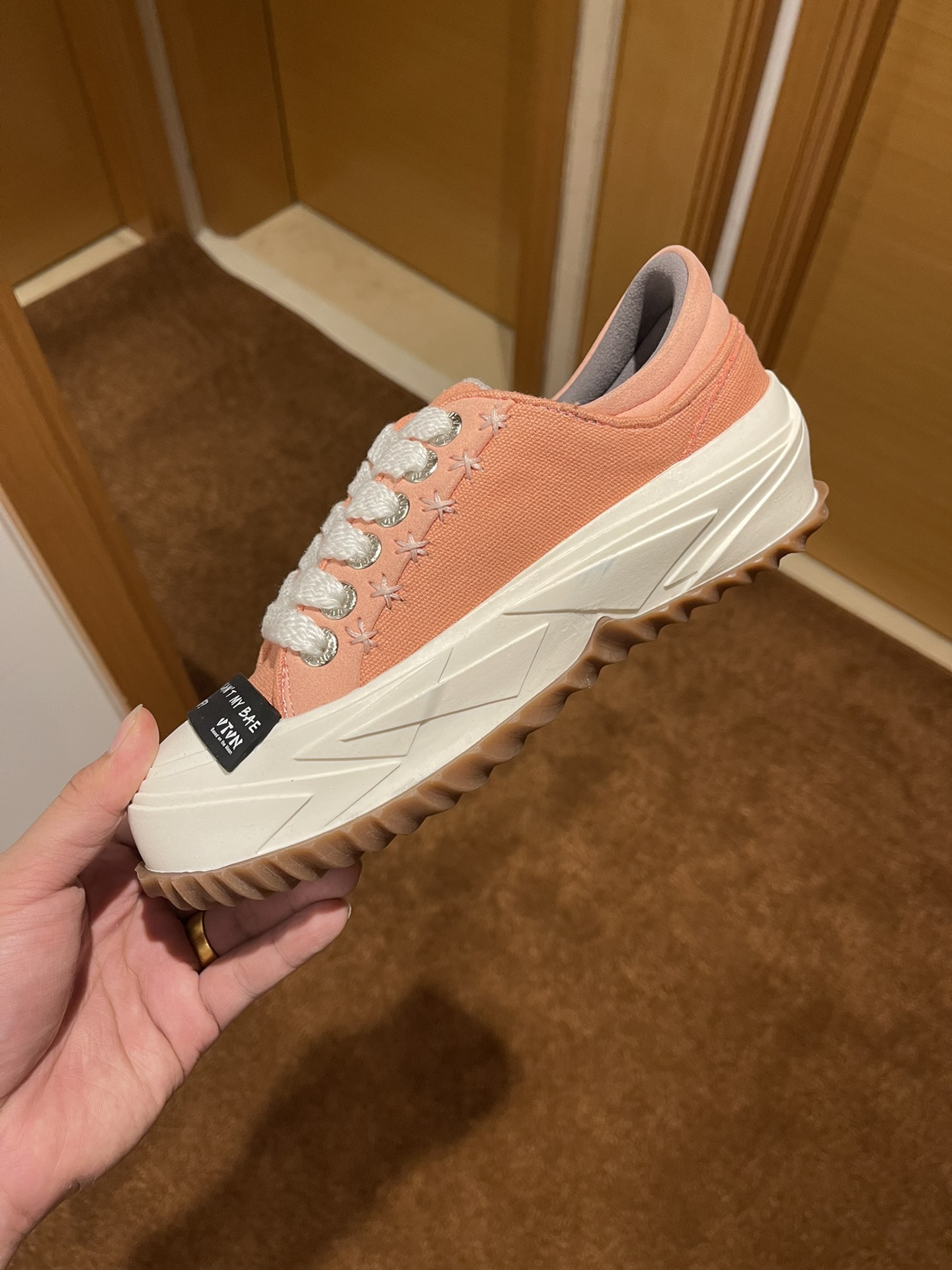 VTVN 2023 Spring Summer New Bread Shoes: Couples Recreation Sport Shoes with Morandi Colors - 图片 3