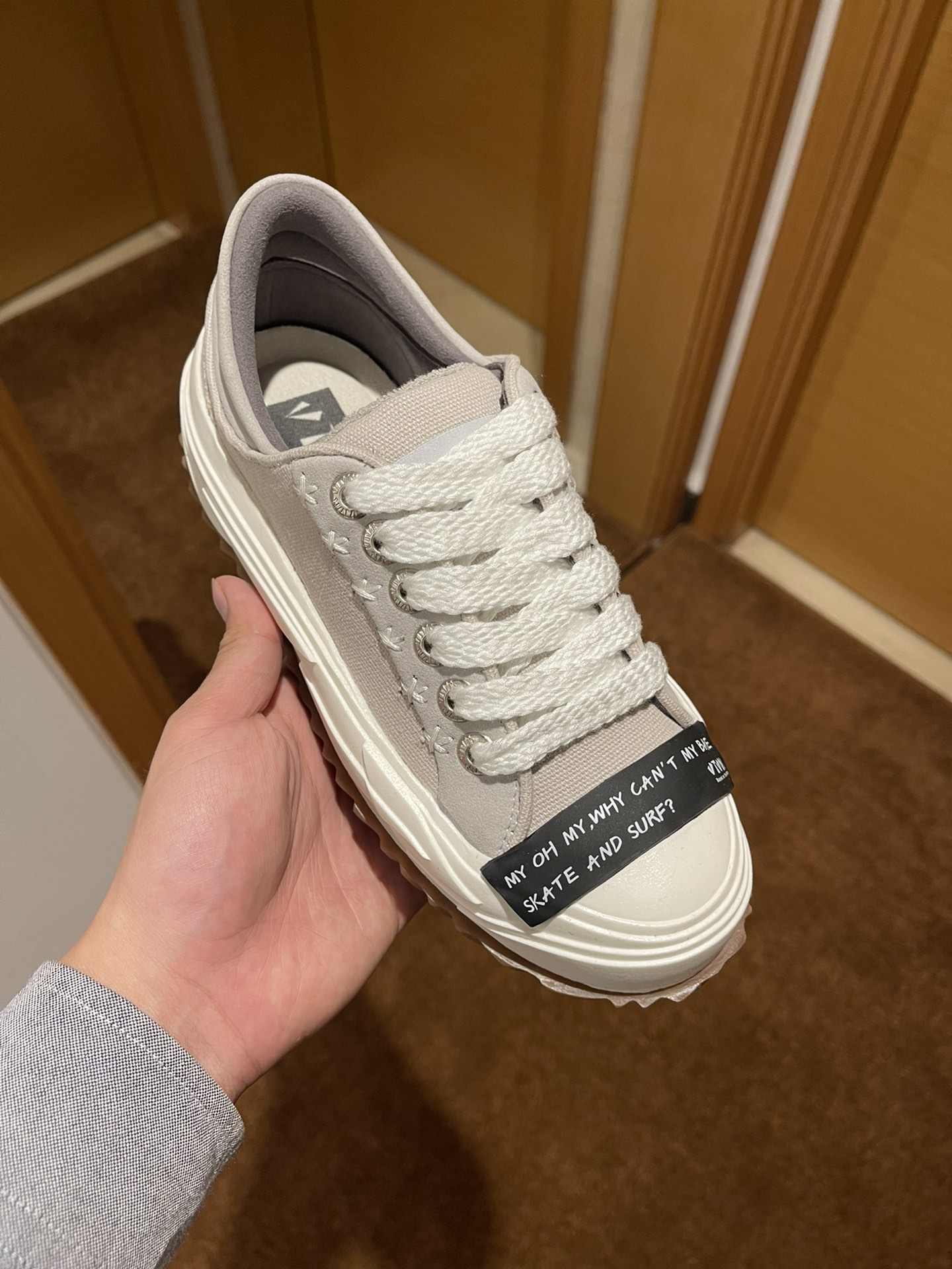 VTVN 2023 Spring and Summer New Bread Shoes: Couples, Recreation, Sport, Round Design.