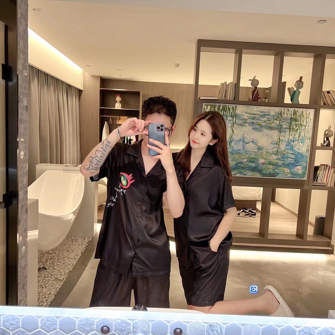 NO:123918,LOUIS VUITTON Home Clothing Haute Couture Korean silk fabrics skin-friendly and comfortable Couple style M~XXXL,,louis vuitton,louis vuitton,alexander wang19860909LOUIS VUITTON路易威登 家居服 高定韩国丝面料亲肤轻柔舒适 情侣款 M～XXXL,,louis vuitton,louis vuitton,alexander wang,Men's clothing