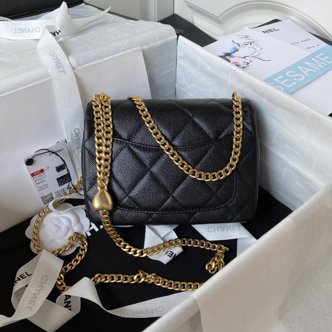 [Chanel Women
