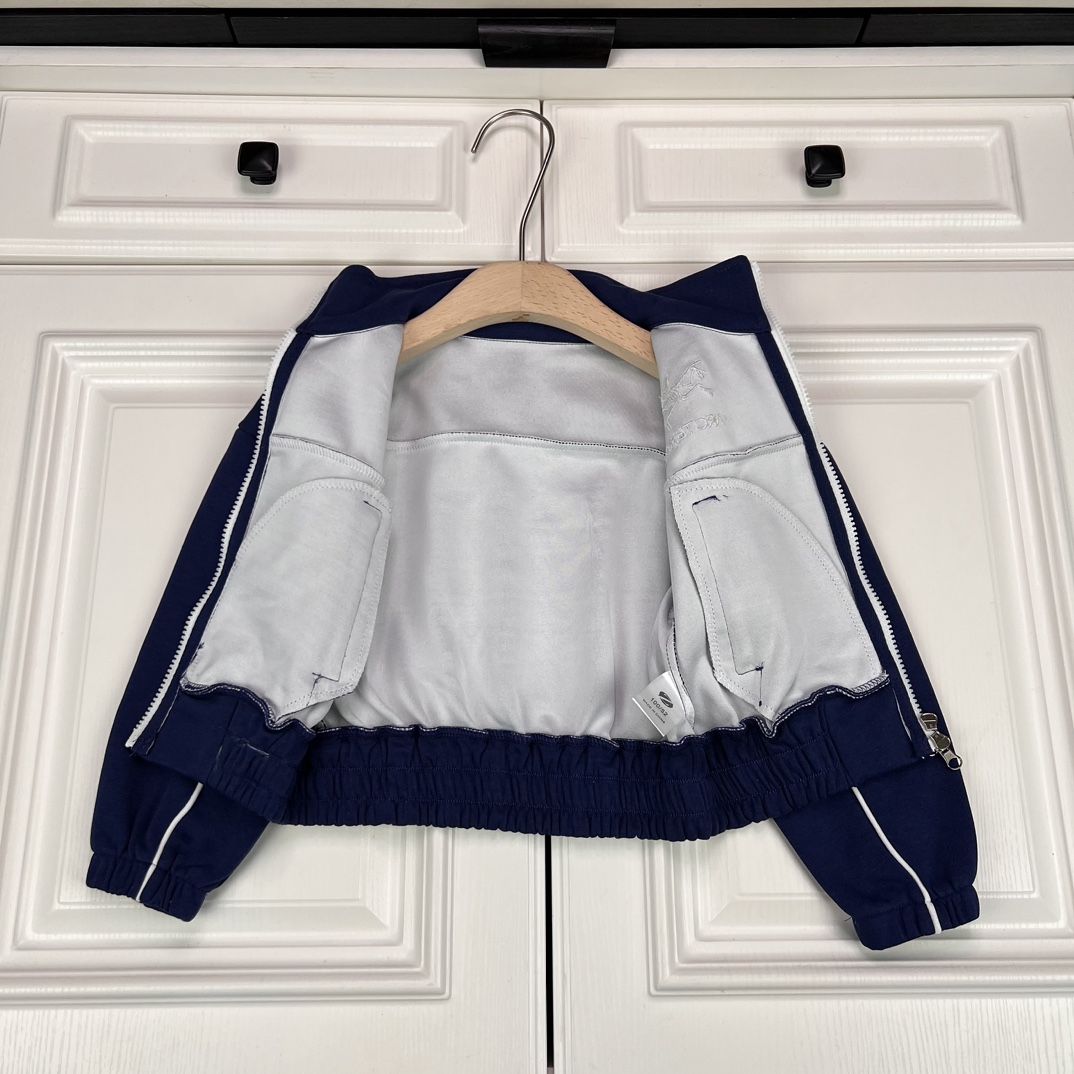 Trendy Child Arcteryx: High-End, Comfortable, Sports-Style Leisure Suit for Everyone - 图片 4