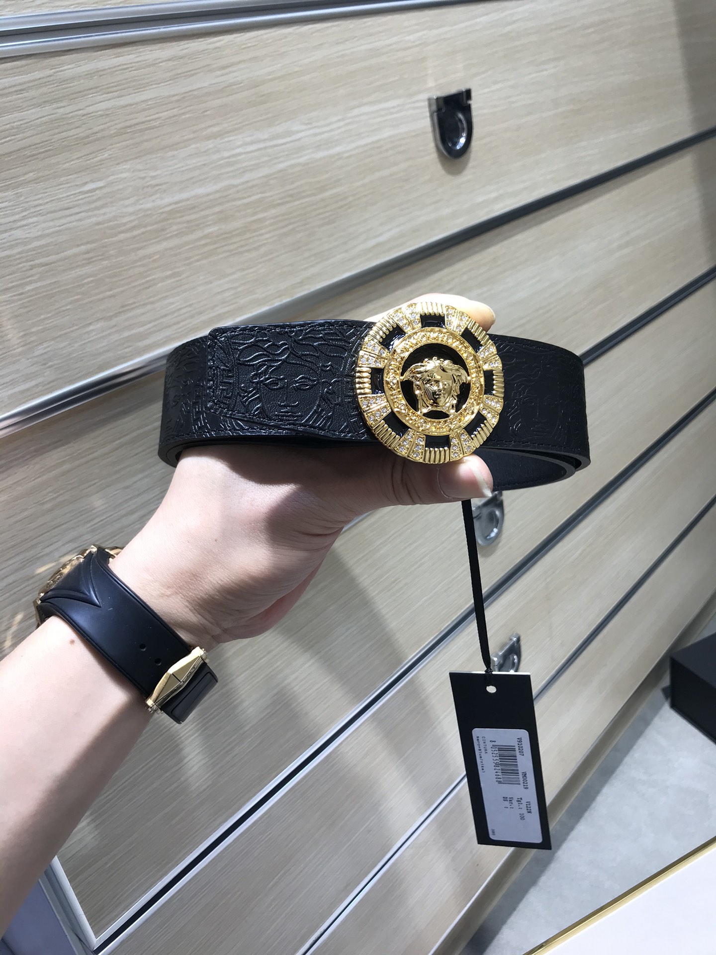 配送专柜包装打孔针实拍️支持NFC芯