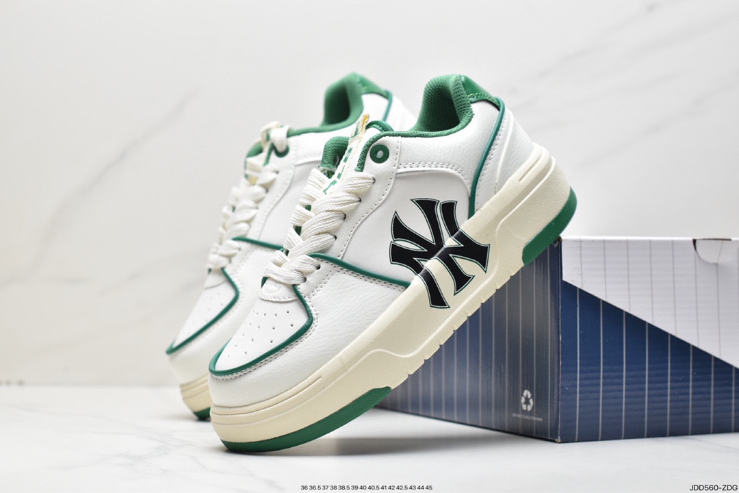 MLB Chunky Liner New York Yankees Senior Shoes Jogging Shoes ”Leather White Black NY Print”