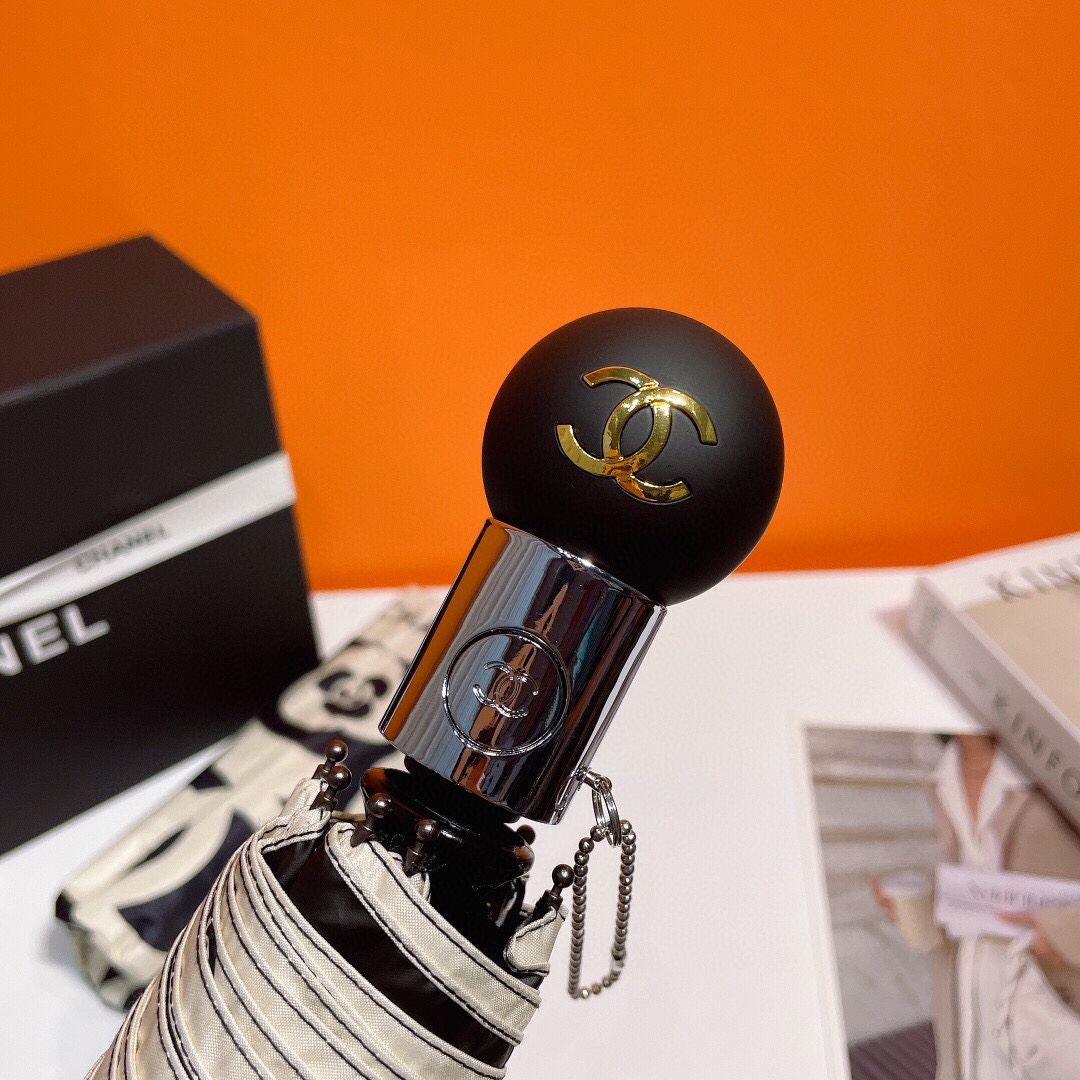 CHANEL香奈儿复古风极品小香火爆自动伞重磅呈现卓越的品质和精湛制作工艺让其成为品位与质量并存的一件作