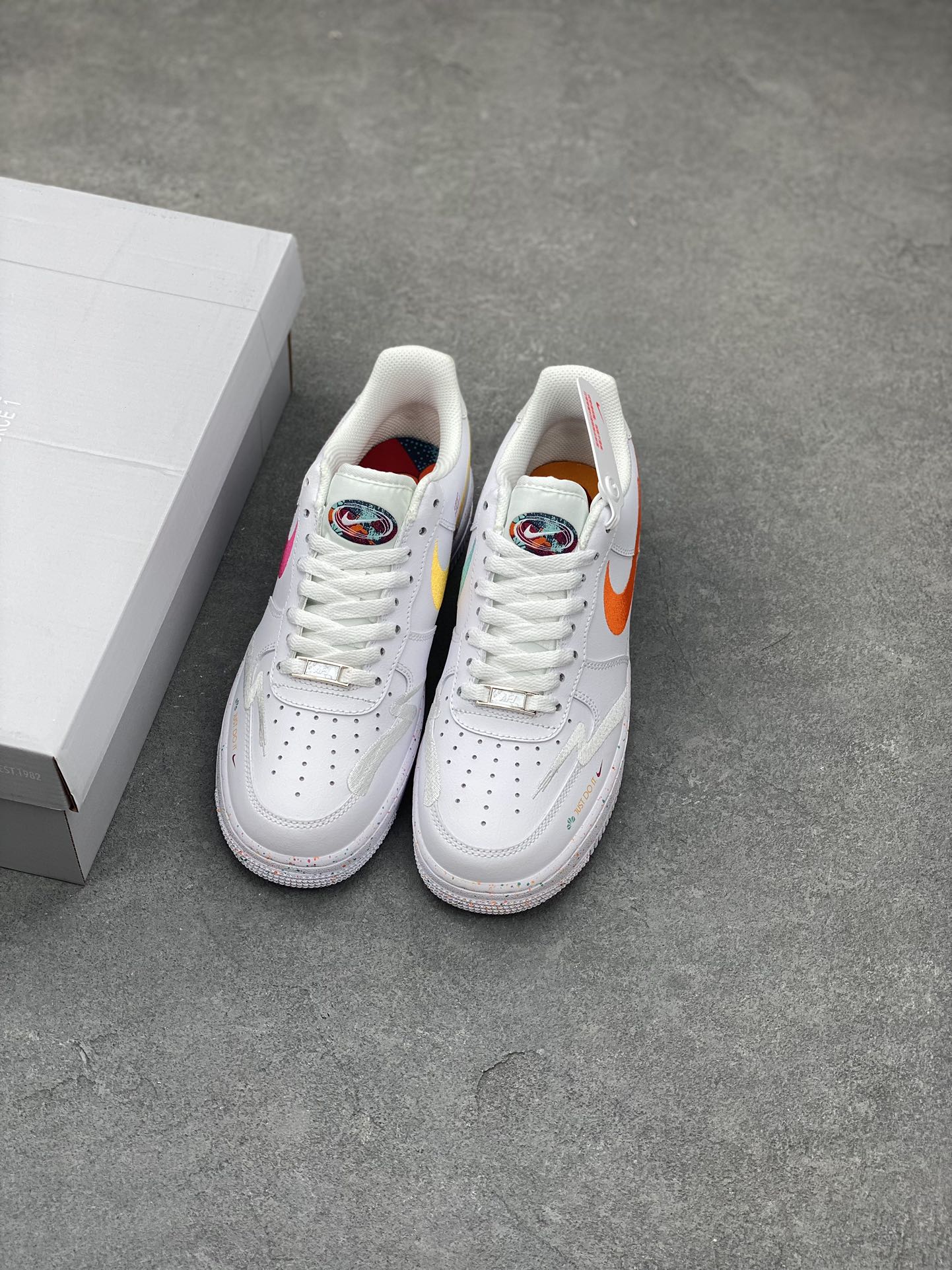 Nike Air Force 1 Low Multicolor Lifestyle Sneakers FD4622-131 9 i1676659266 5172 7
