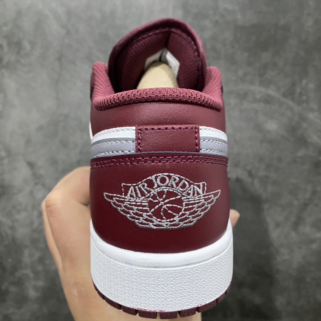 图片[4]-GC(dt)纯原版nAir Jordan AJ1 Low 低帮波尔多白酒红 553558-615市面唯一纯原级别 完美零毛边处理 原厂内置全掌气垫 价格定位良心 几十个配色陆续出 平台专用代工流水线出品 一眼公司既视感 拿到手的一瞬间就与众不同 碾压市面所有版本 认准细节 全部原鞋开发 每一个配色都会采购原鞋确认细节 打破市面看图做货无好货之说 细节精确 所有配色原数据档案开发！  尺码：35.5 36 37.5 38 38.5 39 40 40.5 41 42 42.5 43 44 44.5 45-莆田鞋批发中心