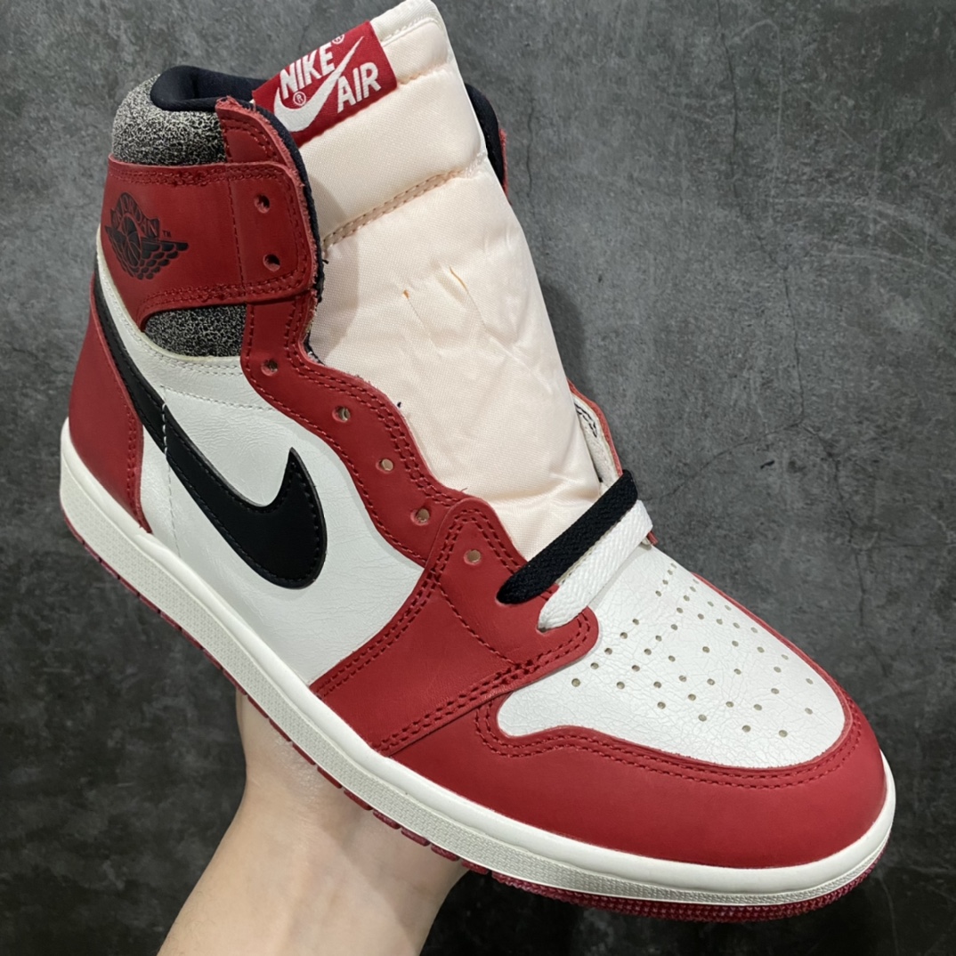 图片[3]-私人订单版出货nAir Jordan AJ1复古做旧芝加哥 货号：DZ5485-612n市场第一梯队版本全鞋使用原厂皮打造做旧效果与原鞋完全一致n原厂楦头打造完美鞋型n原汁原味公司货味道的产物！n品质远强于市售各代号纯原版n对比原鞋几乎看不出差距😀欢迎对比pk 尺码：40.5-47.5-莆田鞋批发中心