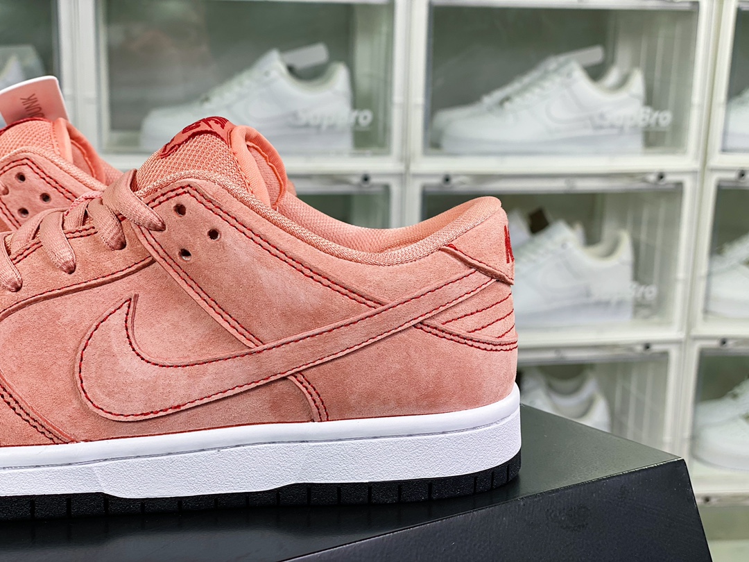 240 SB Dunk Low Pro”Pink Pig”扣篮系列低帮板鞋“麂皮粉红猪”CV1655-600