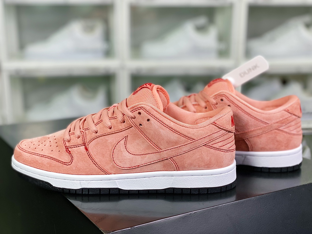 240 SB Dunk Low Pro”Pink Pig”扣篮系列低帮板鞋“麂皮粉红猪”CV1655-600
