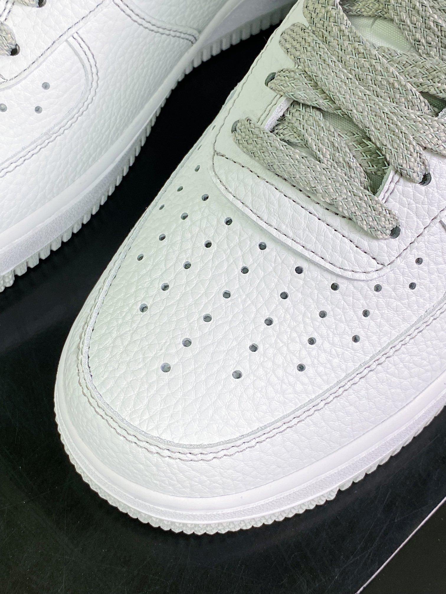240 Air Force 1 Low”MORE THAN____”空军一号低帮板鞋“白浅灰签名涂鸦”UO5369-603