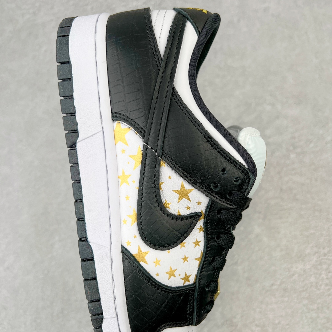 图片[6]-＃AY/GZ纯原福利 Supreme x NK SB Dunk Low 联名白金黑DH3228-102 独家原厂航空铝磨具打磨大底 鞋头坡度极致还原 原盒原配 圈内天花板工艺 原厂冲刀 超高清洁度 全鞋零毛边皮料切割 全套原楦原模倾力打造完美版型 采用原厂百宏鞋带以及原厂百宏织唛舌标 内标可供原厂几率过验 原厂中底布黄色点胶 原厂中底布拉帮走线遵循公司 尺码对应库存‼️-选品中心