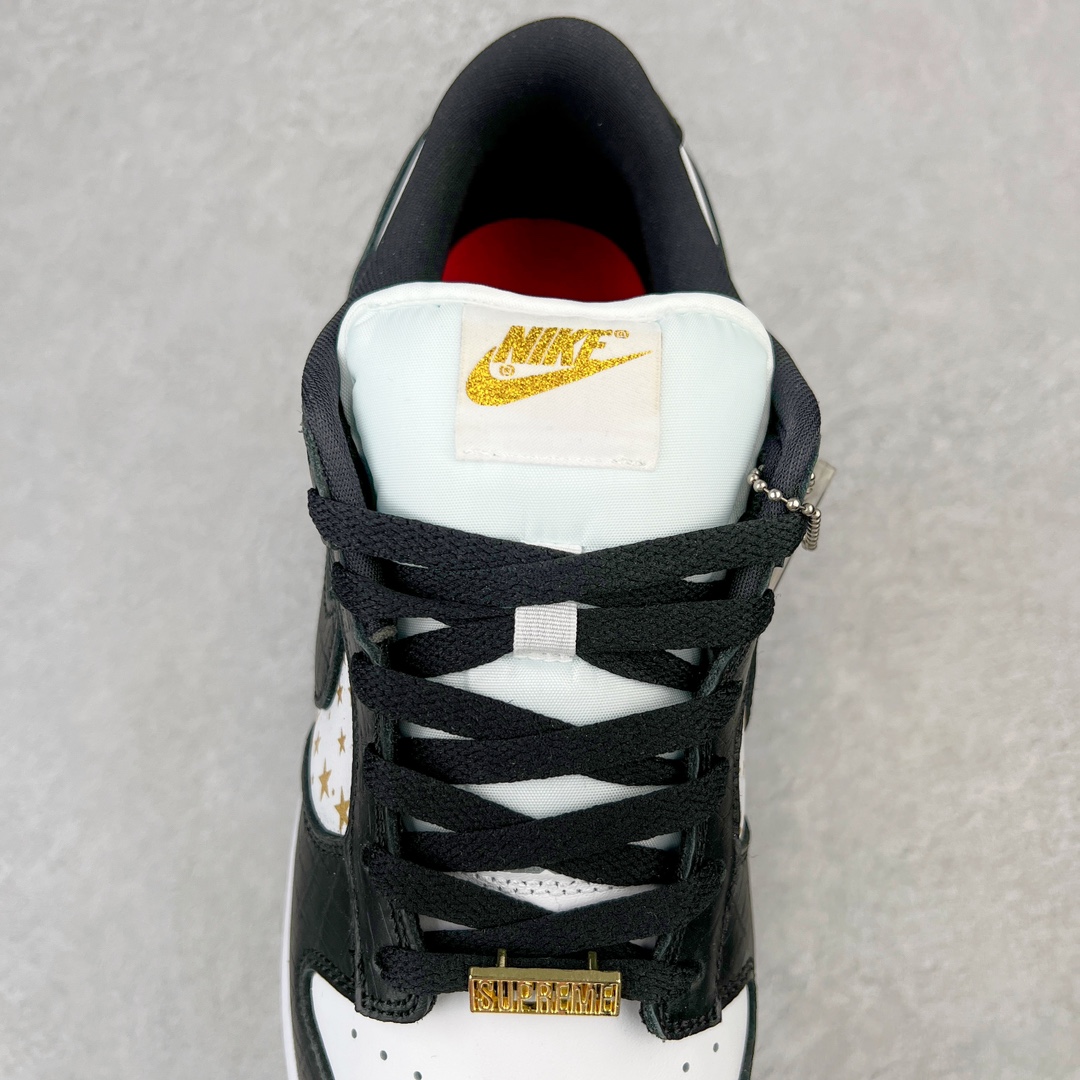 图片[5]-＃AY/GZ纯原福利 Supreme x NK SB Dunk Low 联名白金黑DH3228-102 独家原厂航空铝磨具打磨大底 鞋头坡度极致还原 原盒原配 圈内天花板工艺 原厂冲刀 超高清洁度 全鞋零毛边皮料切割 全套原楦原模倾力打造完美版型 采用原厂百宏鞋带以及原厂百宏织唛舌标 内标可供原厂几率过验 原厂中底布黄色点胶 原厂中底布拉帮走线遵循公司 尺码对应库存‼️-选品中心