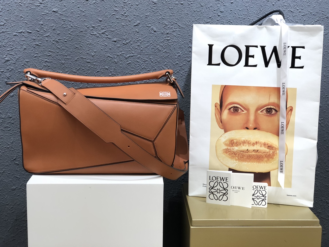 LOEWE クラシック ラージ Puzzle Edge 𝟑𝟕-トップクオリティ