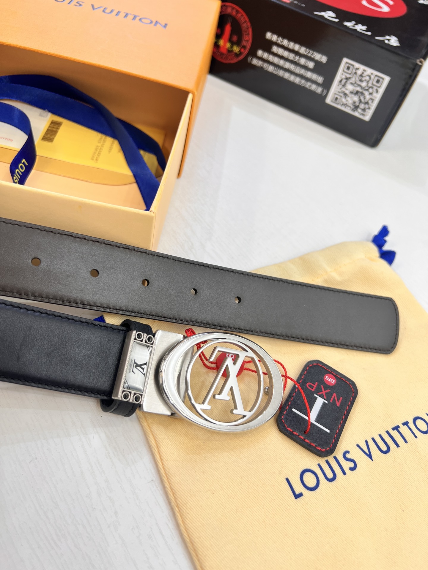 路易威登皮带 定制牛皮 平纹层进口牛皮牛皮 Lv精钢内穿五金