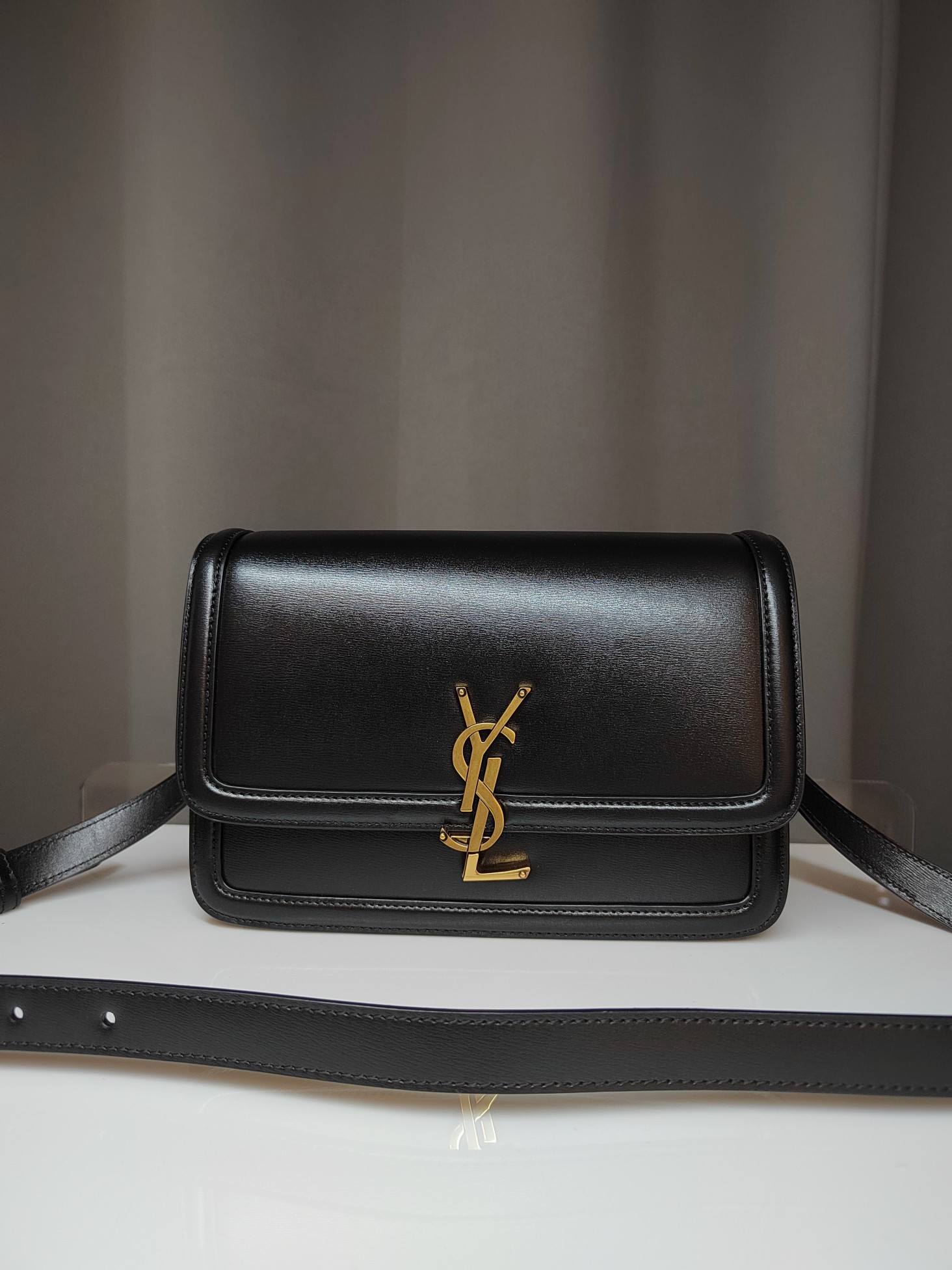 NO:176162,Authentic grade original leather ZP original leather NFC chip certified version gram IT BAG_ Must be popular, it has captured the entire fashion circle before it was launched. It is nostalgic for Left Bank, inspired by the name of Rue De Solferino, the street name of Left Bank in Paris!  The bag uses original fine toothpick pattern Box cowhide, which feels and the flexibility of the leather surface are very good!  The inner three-layer organ partition is designed to easily accommodate daily necessities. The newly designed 