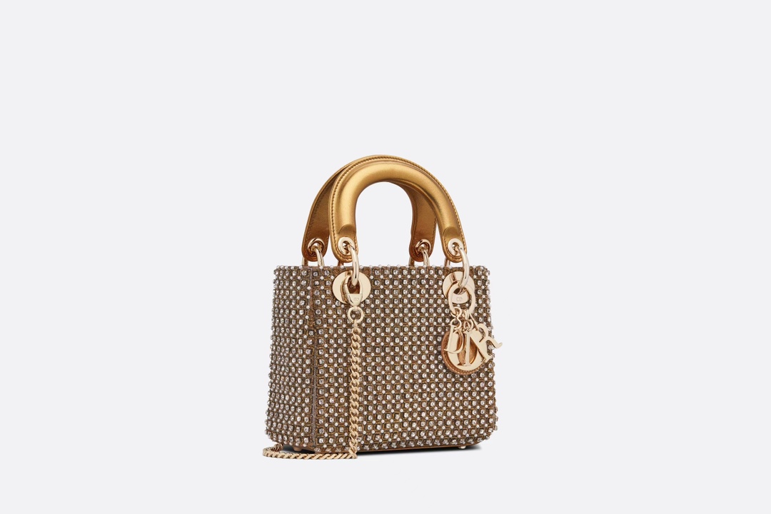 Dior Product _dxsqfIlFhof79cgOzWitL6_8CmRGBeZiXJJfv8g