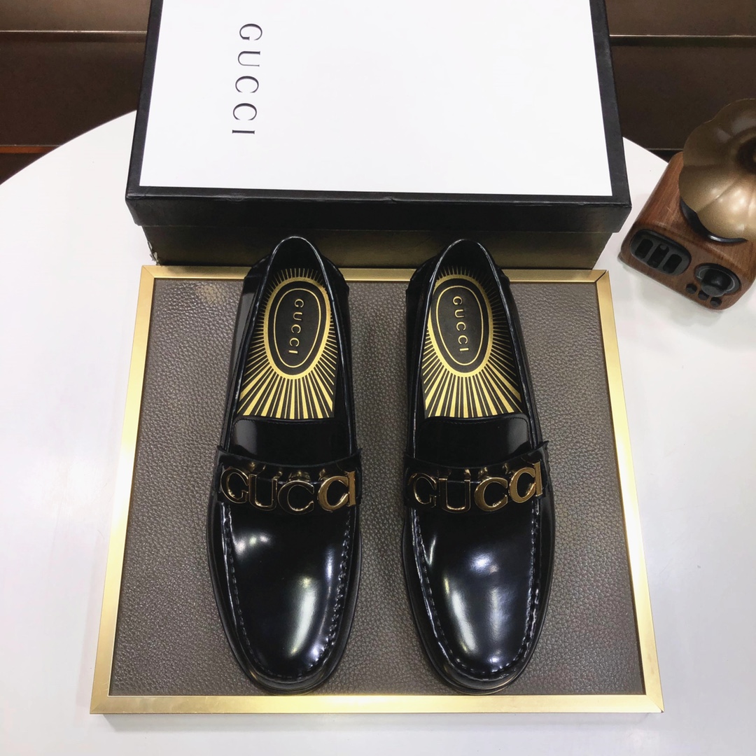 Fábrica El gigante italiano del calzado masculino de lujo (GUCCI) (Gucci) (forro completo de piel de vaca) ha llegado p…