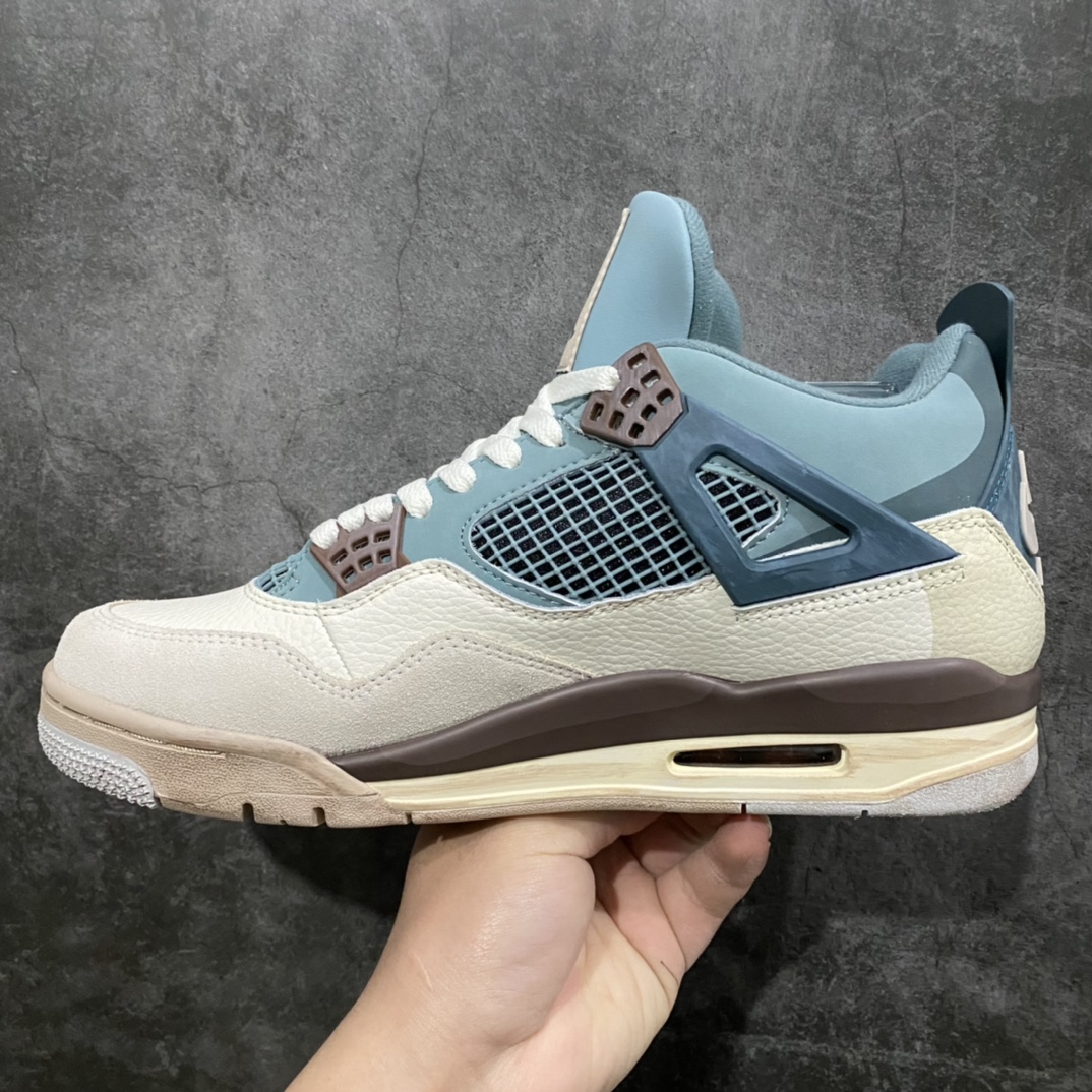 图片[2]-Air Jordan 4 Retro Custom\”Snorlax\”AJ4代中帮复古休闲运动文化篮球鞋“灰蓝卡比兽”MNJDLS-731n设计师打造 Air Jordan 4 全新「卡比兽 Snorlax」主题定制配色，超人气 Pokémon 与经典鞋型的梦幻合体。 继先前的「弗利萨 Frieza」定制 Nike Dunk Low 后，球鞋定制设计师 Andrew Chiou 再度带来新作，今回以超人气 Pokémon「卡比兽 Snorlax」为主题打造全新 Air Jordan 4。 全鞋设计上主要分为上下部分，分别是对应卡比兽的蓝、米白肤色，脚掌处的深棕色则于中底位置呈现，整体完成度之高令人惊艳，即便不是专为卡比兽而生，此配色作为市售款想来也会具有极高人气  尺码：36 36.5 37.5 38 38.5 39 40 40.5 41 42 42.5 43 44 44.5 45 45.5 46 47.5-莆田鞋批发中心