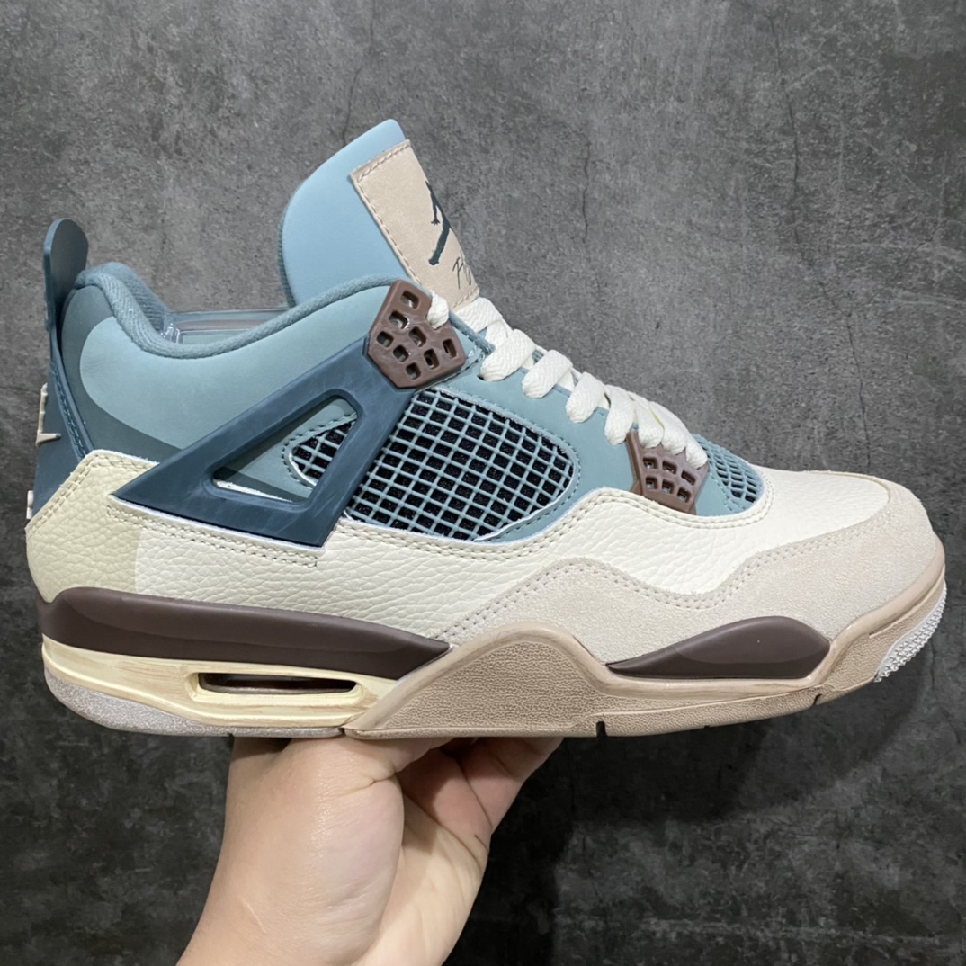 Air Jordan 4 Retro Custom\”Snorlax\”AJ4代中帮复古休闲运动文化篮球鞋“灰蓝卡比兽”MNJDLS-731n设计师打造 Air Jordan 4 全新「卡比兽 Snorlax」主题定制配色，超人气 Pokémon 与经典鞋型的梦幻合体。 继先前的「弗利萨 Frieza」定制 Nike Dunk Low 后，球鞋定制设计师 Andrew Chiou 再度带来新作，今回以超人气 Pokémon「卡比兽 Snorlax」为主题打造全新 Air Jordan 4。 全鞋设计上主要分为上下部分，分别是对应卡比兽的蓝、米白肤色，脚掌处的深棕色则于中底位置呈现，整体完成度之高令人惊艳，即便不是专为卡比兽而生，此配色作为市售款想来也会具有极高人气  尺码：36 36.5 37.5 38 38.5 39 40 40.5 41 42 42.5 43 44 44.5 45 45.5 46 47.5-莆田鞋批发中心