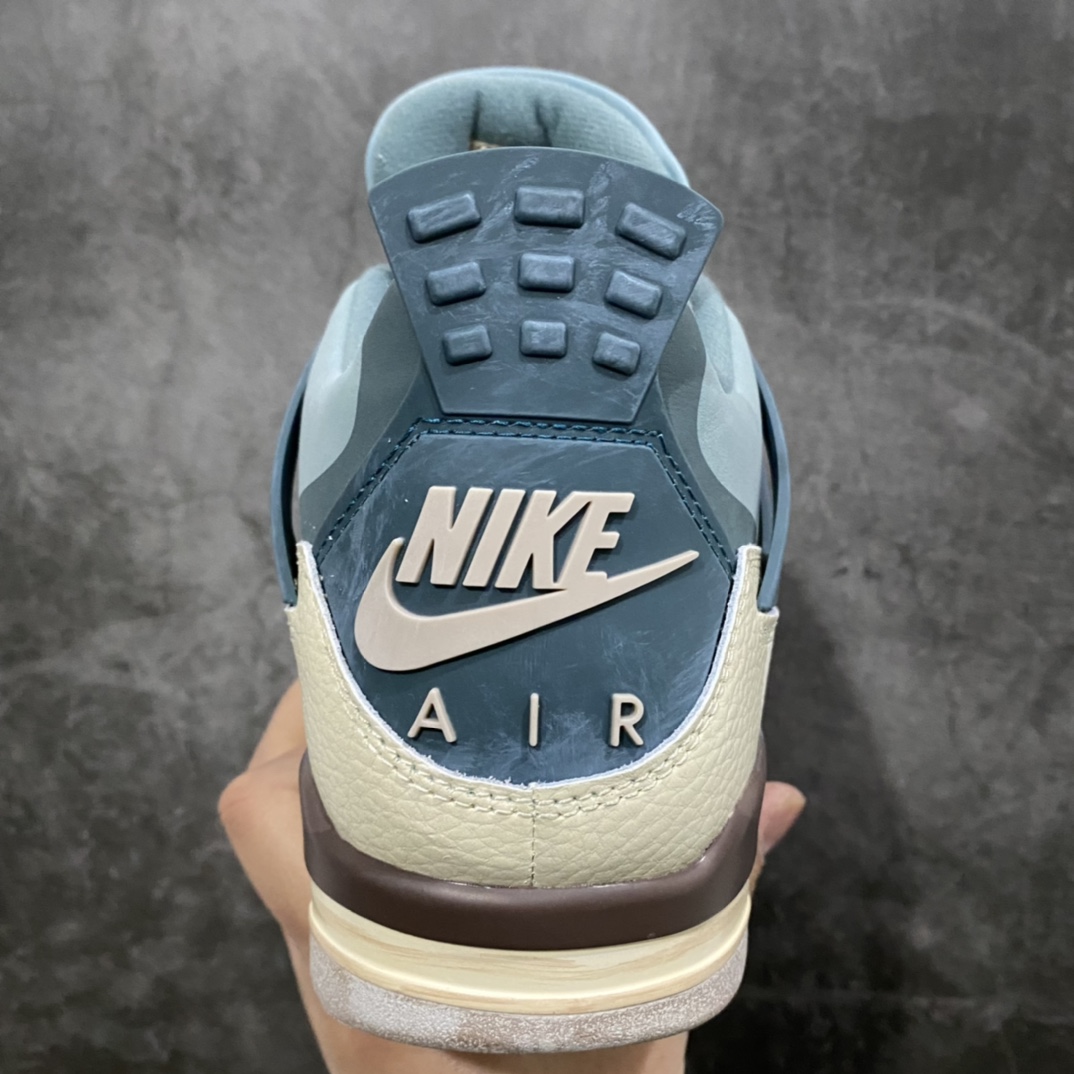 图片[4]-Air Jordan 4 Retro Custom\”Snorlax\”AJ4代中帮复古休闲运动文化篮球鞋“灰蓝卡比兽”MNJDLS-731n设计师打造 Air Jordan 4 全新「卡比兽 Snorlax」主题定制配色，超人气 Pokémon 与经典鞋型的梦幻合体。 继先前的「弗利萨 Frieza」定制 Nike Dunk Low 后，球鞋定制设计师 Andrew Chiou 再度带来新作，今回以超人气 Pokémon「卡比兽 Snorlax」为主题打造全新 Air Jordan 4。 全鞋设计上主要分为上下部分，分别是对应卡比兽的蓝、米白肤色，脚掌处的深棕色则于中底位置呈现，整体完成度之高令人惊艳，即便不是专为卡比兽而生，此配色作为市售款想来也会具有极高人气  尺码：36 36.5 37.5 38 38.5 39 40 40.5 41 42 42.5 43 44 44.5 45 45.5 46 47.5-莆田鞋批发中心