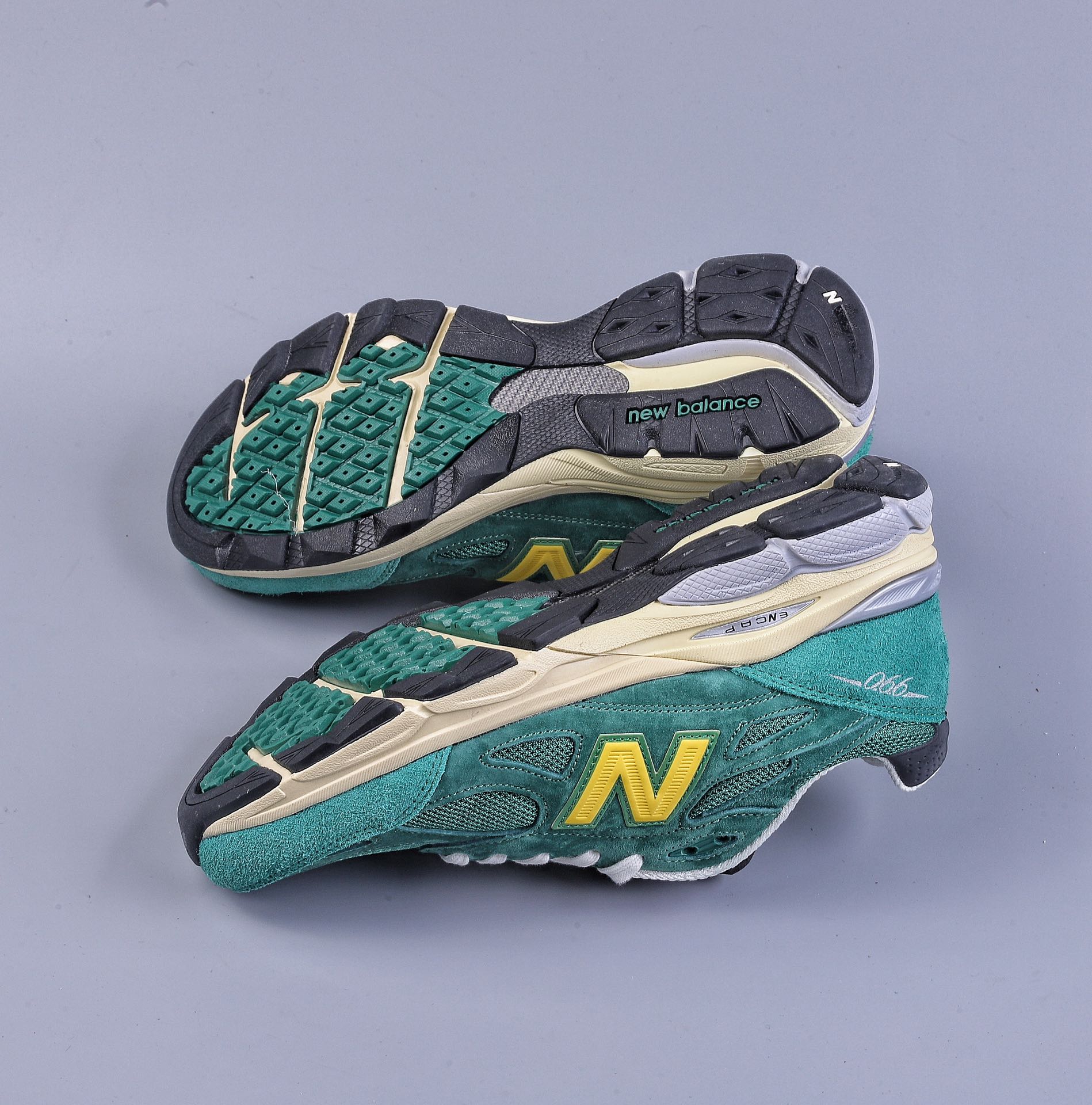 240 New Balance NB990系列 高端美产复古休闲跑步鞋 M990GG3