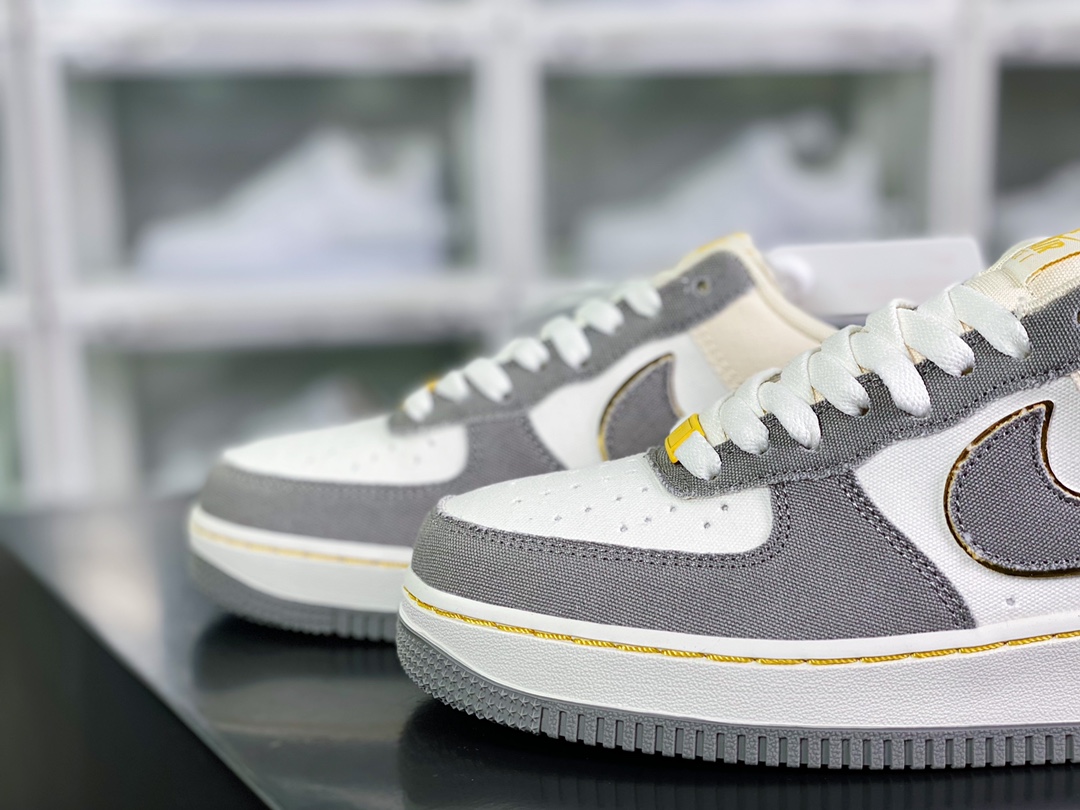 200 Otomo Katsuhiro x 【Nike】 Air Force 1’07 LV8 Low”Steamboy OST”空军一号板鞋“帆布深灰米白黄金星”315122-666