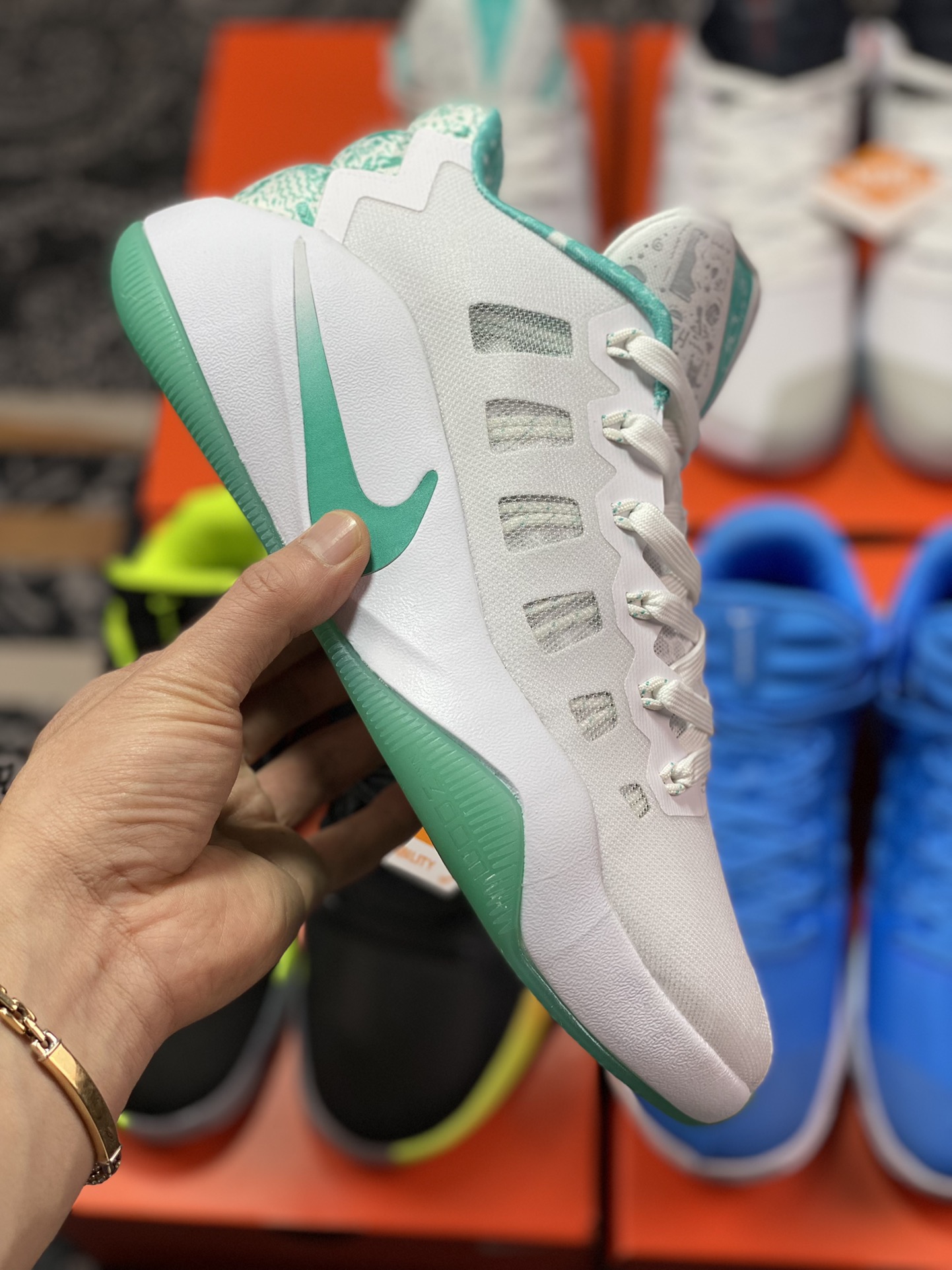 320 Nike Hyperdunk HD2016 Low 实战篮球鞋 869484-999