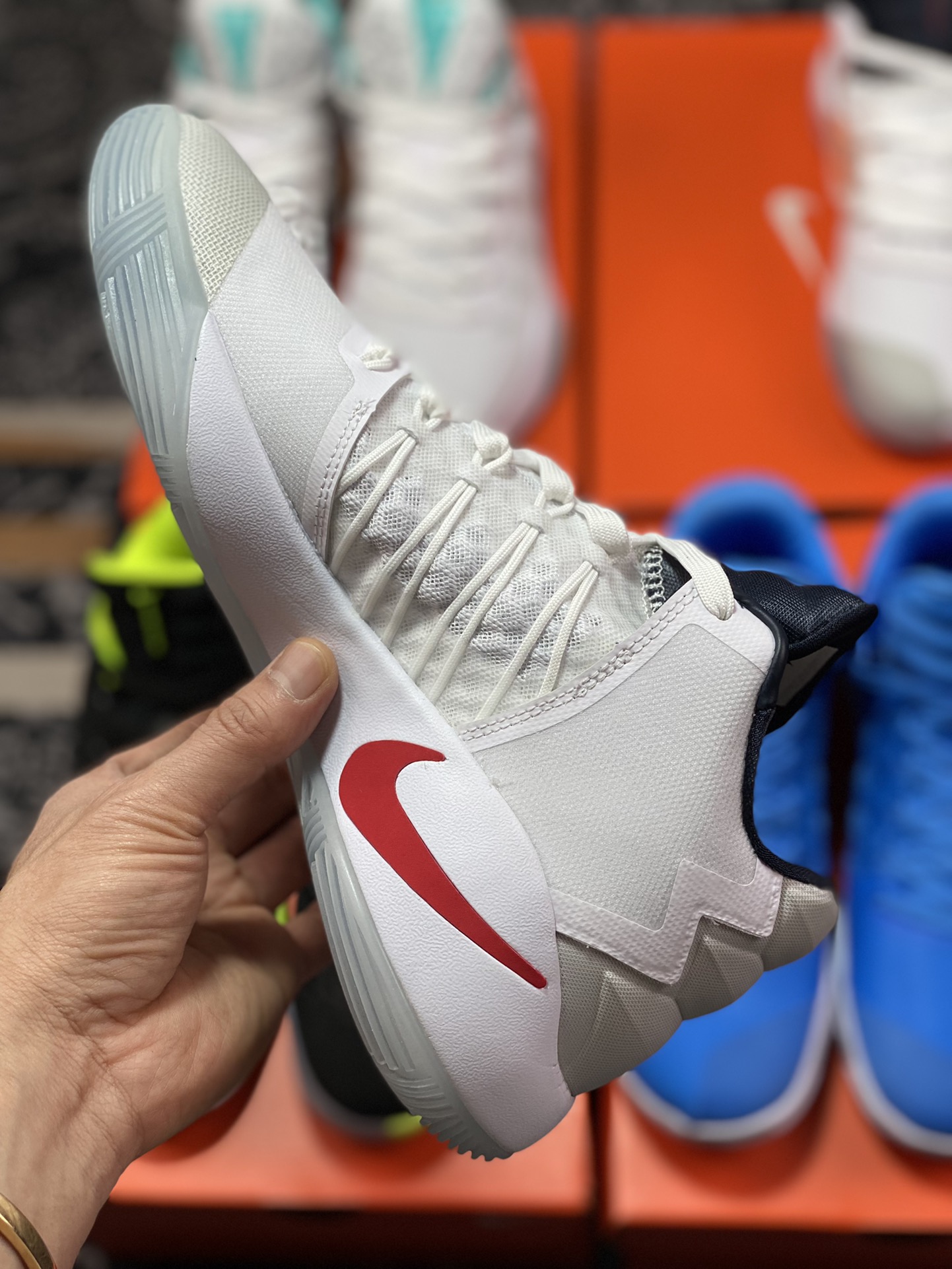 320 Nike Hyperdunk HD2016 Low 实战篮球鞋844364-146
