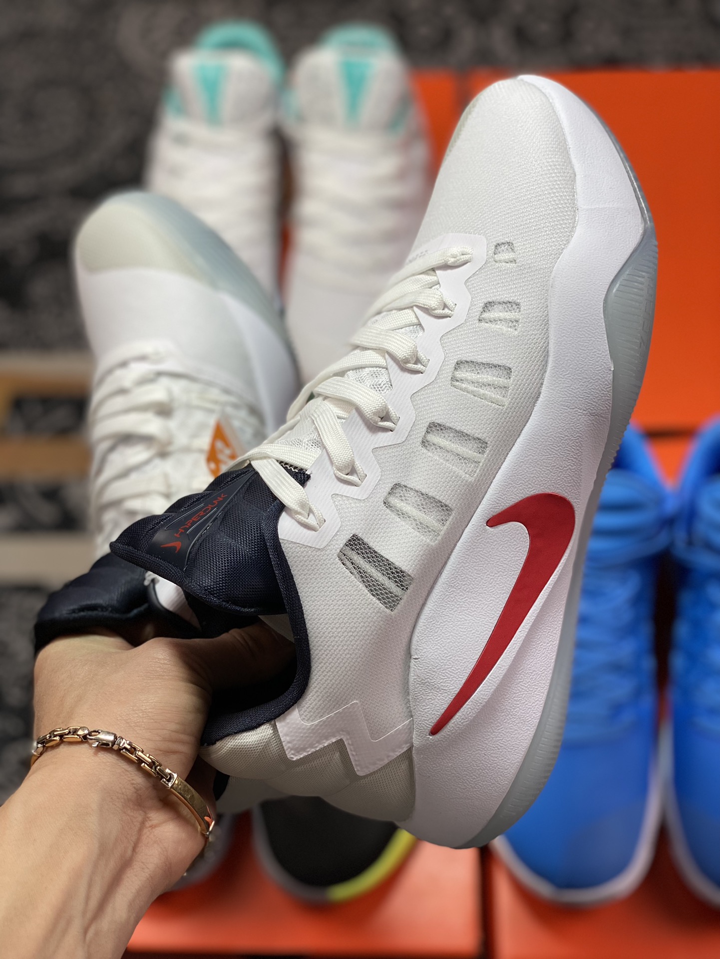 320 Nike Hyperdunk HD2016 Low 实战篮球鞋844364-146