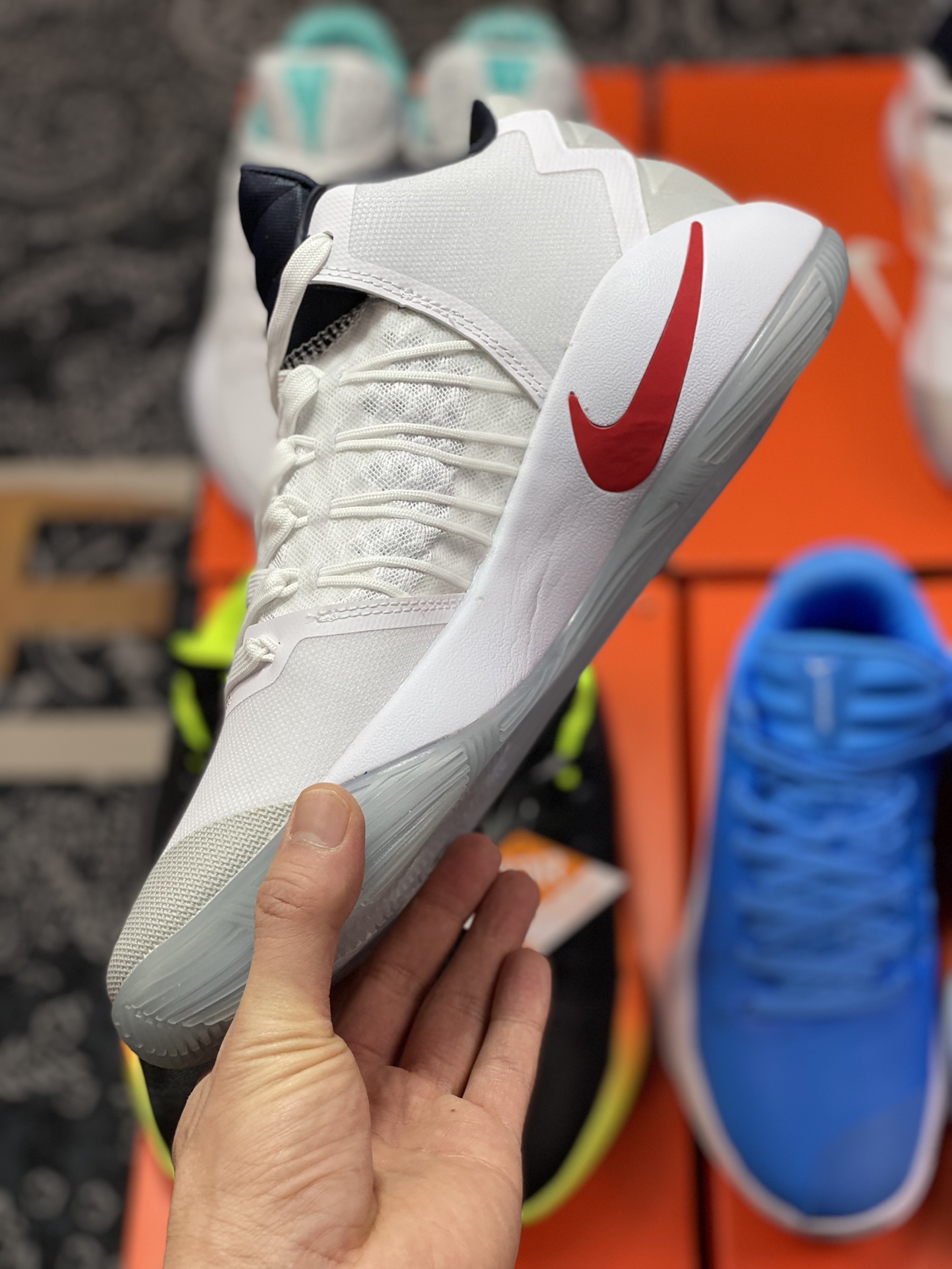 320 Nike Hyperdunk HD2016 Low 实战篮球鞋844364-146