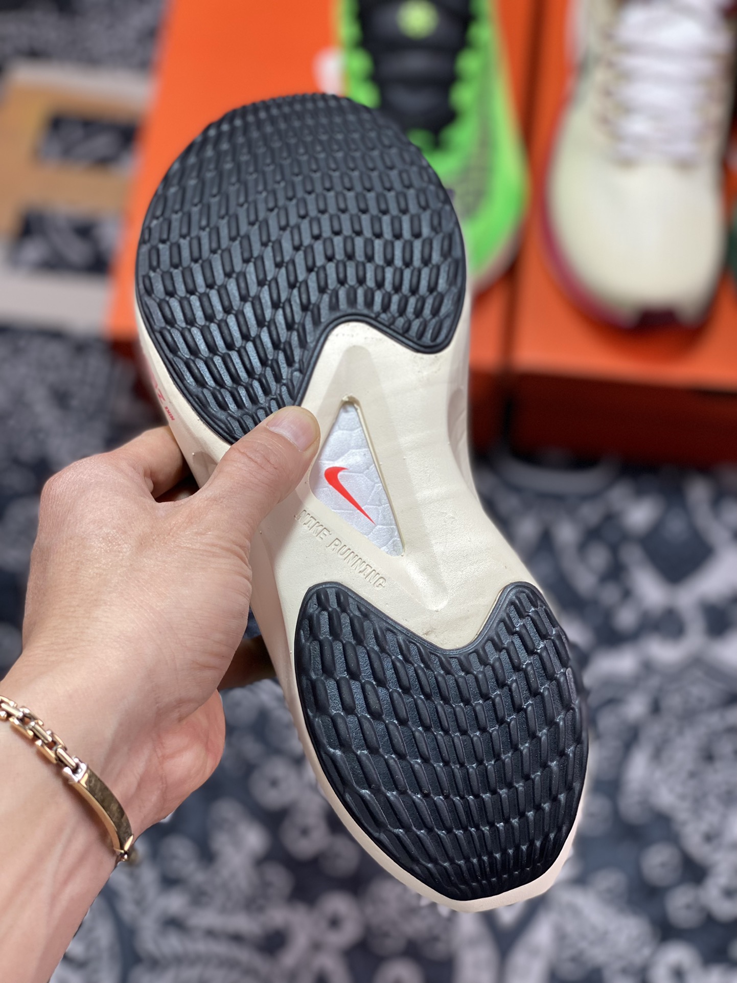 180  Nike Zoom Fly 5 黑绿 碳板马拉松跑步鞋 DZ4783-304