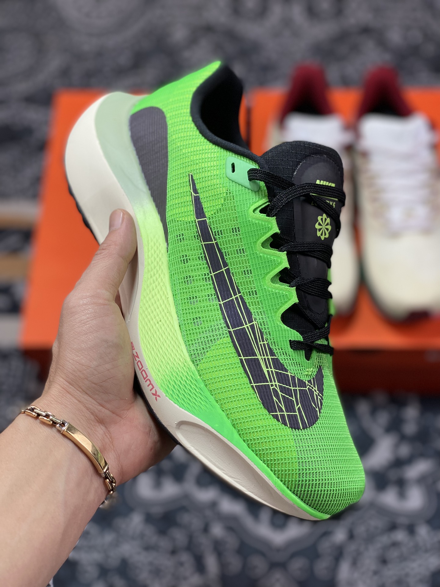 180  Nike Zoom Fly 5 黑绿 碳板马拉松跑步鞋 DZ4783-304
