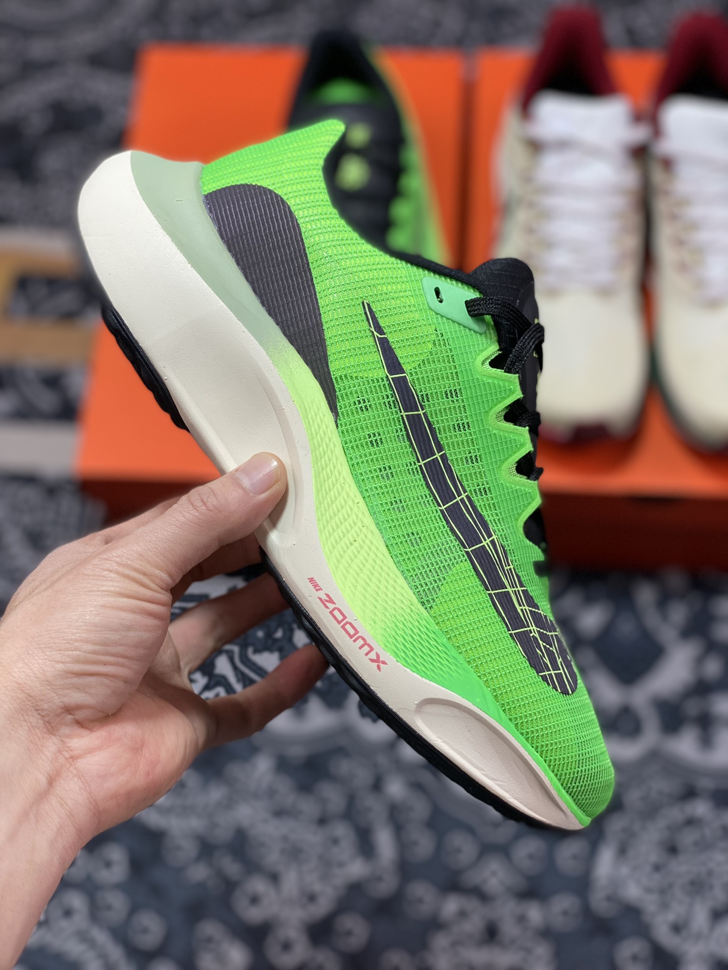 180  Nike Zoom Fly 5 黑绿 碳板马拉松跑步鞋 DZ4783-304