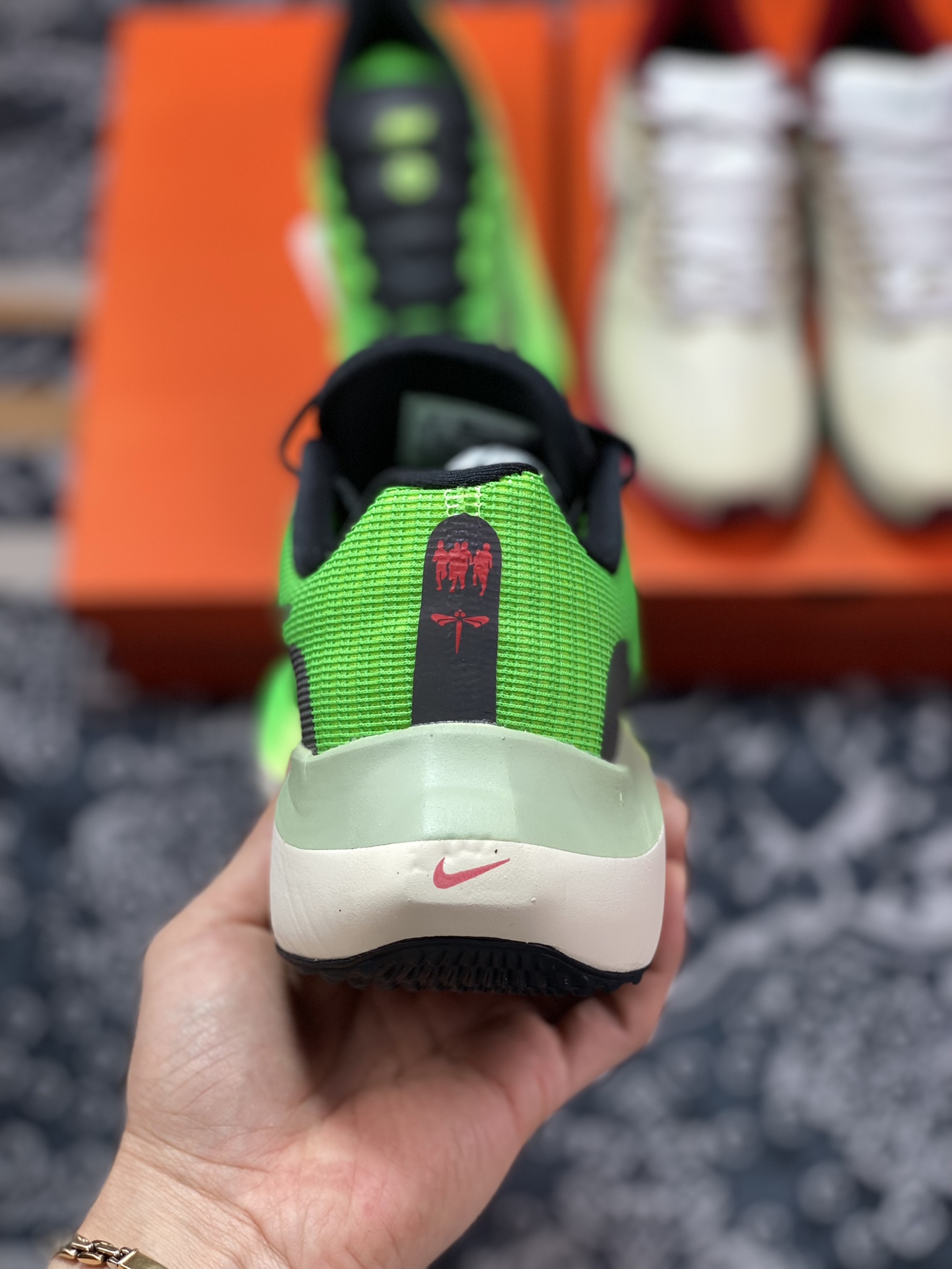 180  Nike Zoom Fly 5 黑绿 碳板马拉松跑步鞋 DZ4783-304