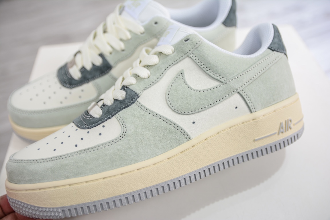 260 Air Force 1 '07 Low 浅绿麂皮 DE0099-003
