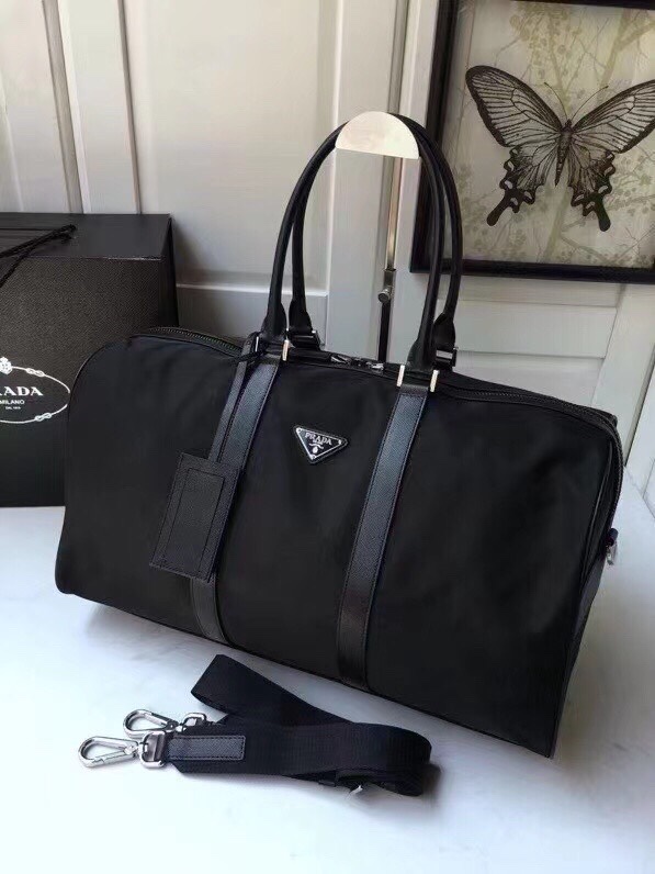 ¥🔆Bolso de viaje clásico🔆1V19S🤙🤙 Hecho con tela de paracaídas importada👏🏻👏🏻, herrajes de primera calidad🤙🤙 Es…