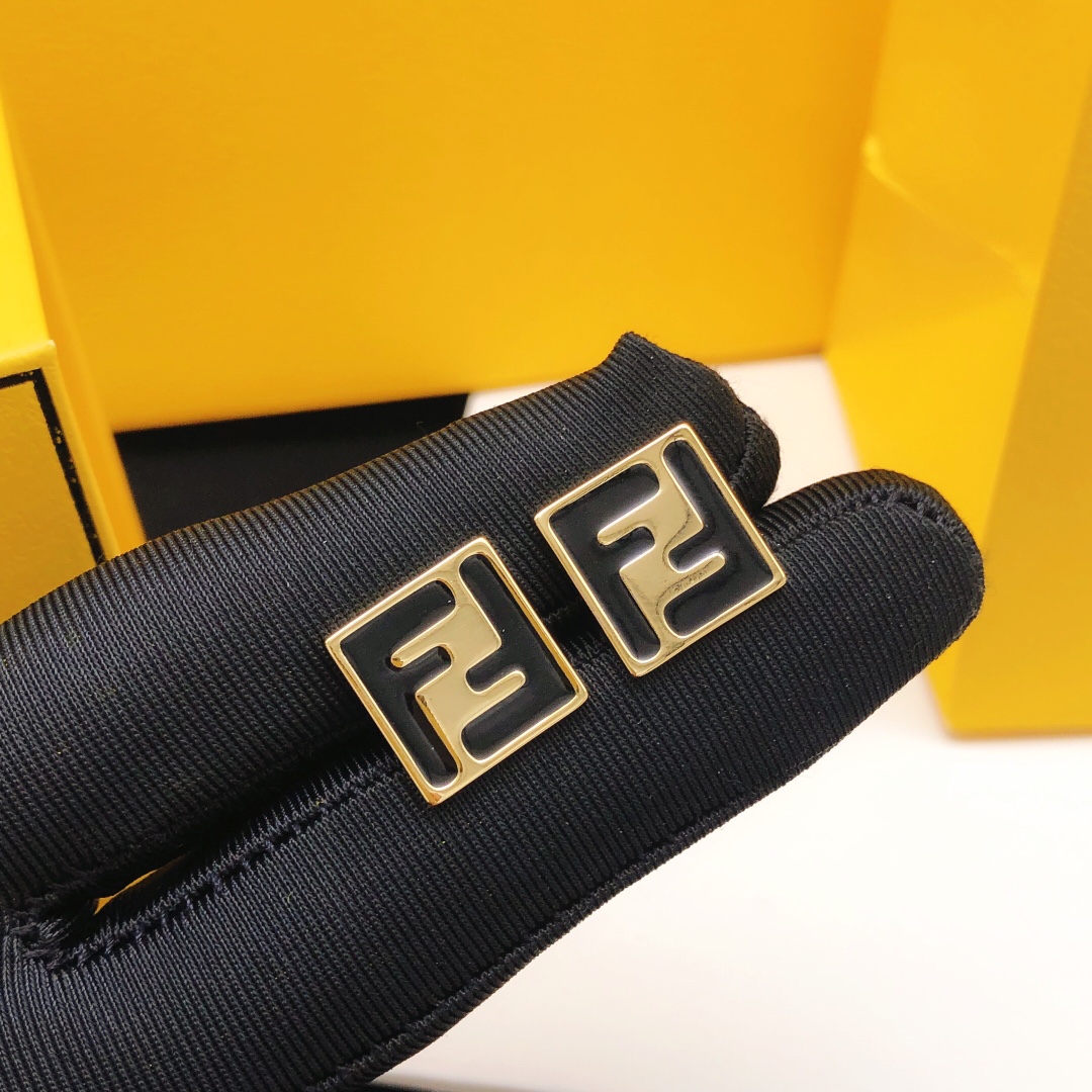 Código FDED0031 Pendientes Fendi forma cuadrada con gota de aceite negra