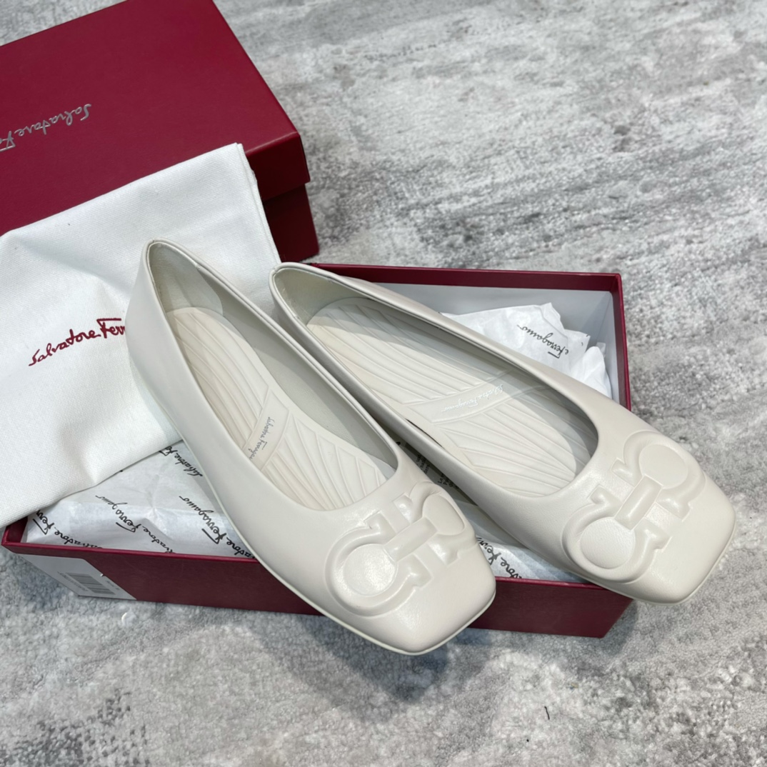 [Ferragamo Women