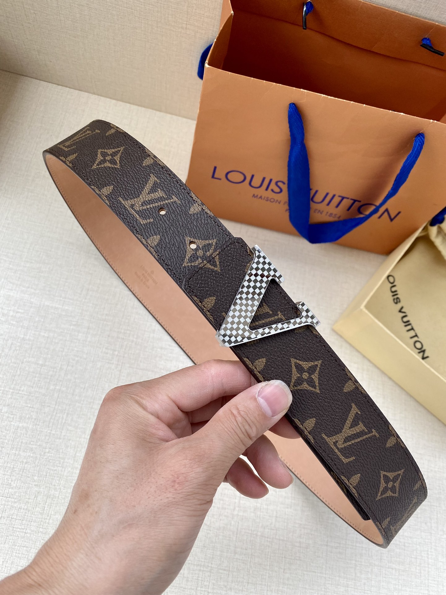 LVMirror3.4宽双面腰带以摩