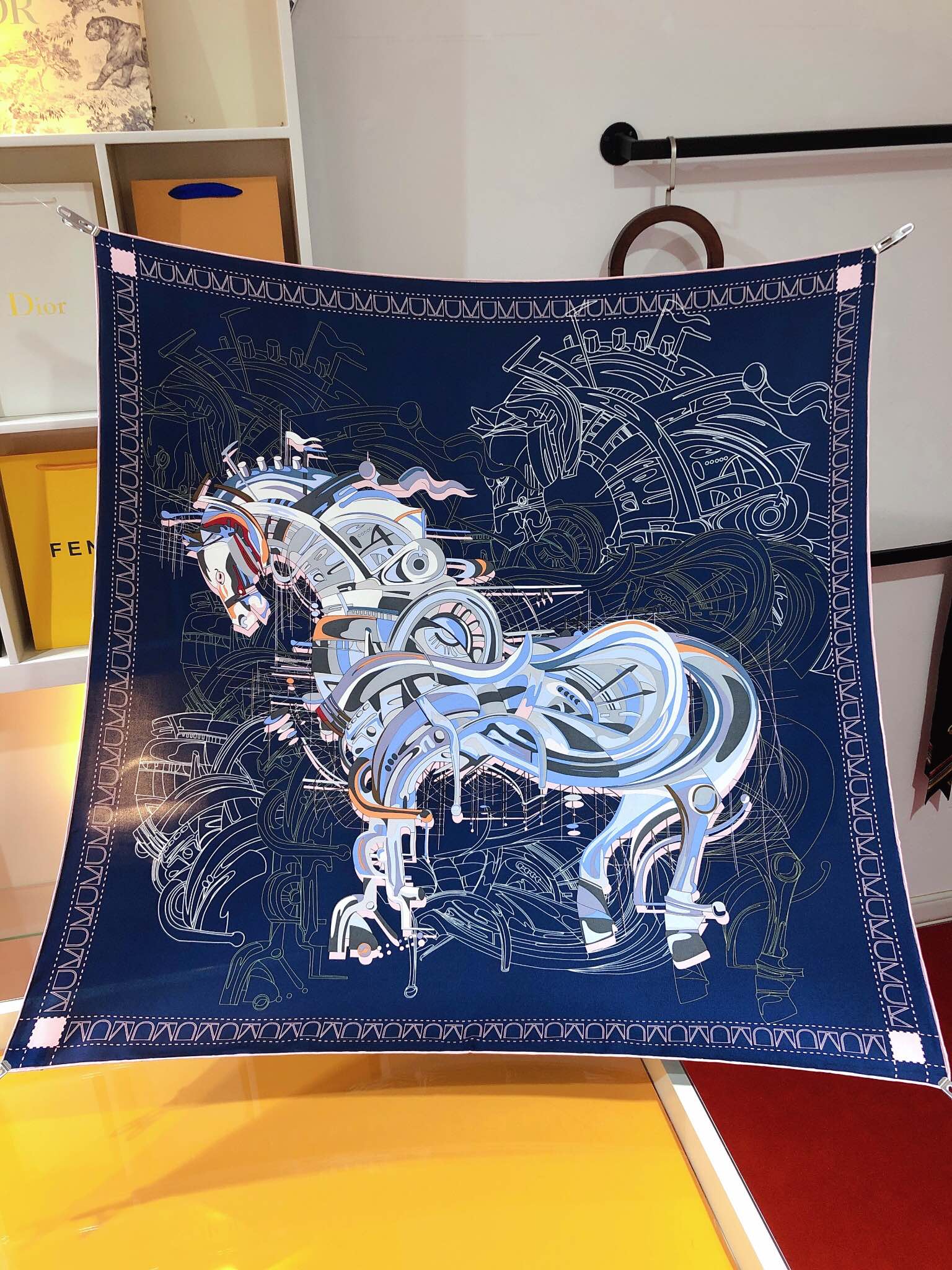 🌼SHMS2313🌼爱马仕【机械骏马】90cm真丝方巾，Hermes必备配饰可以多种方式佩戴，与任何服饰