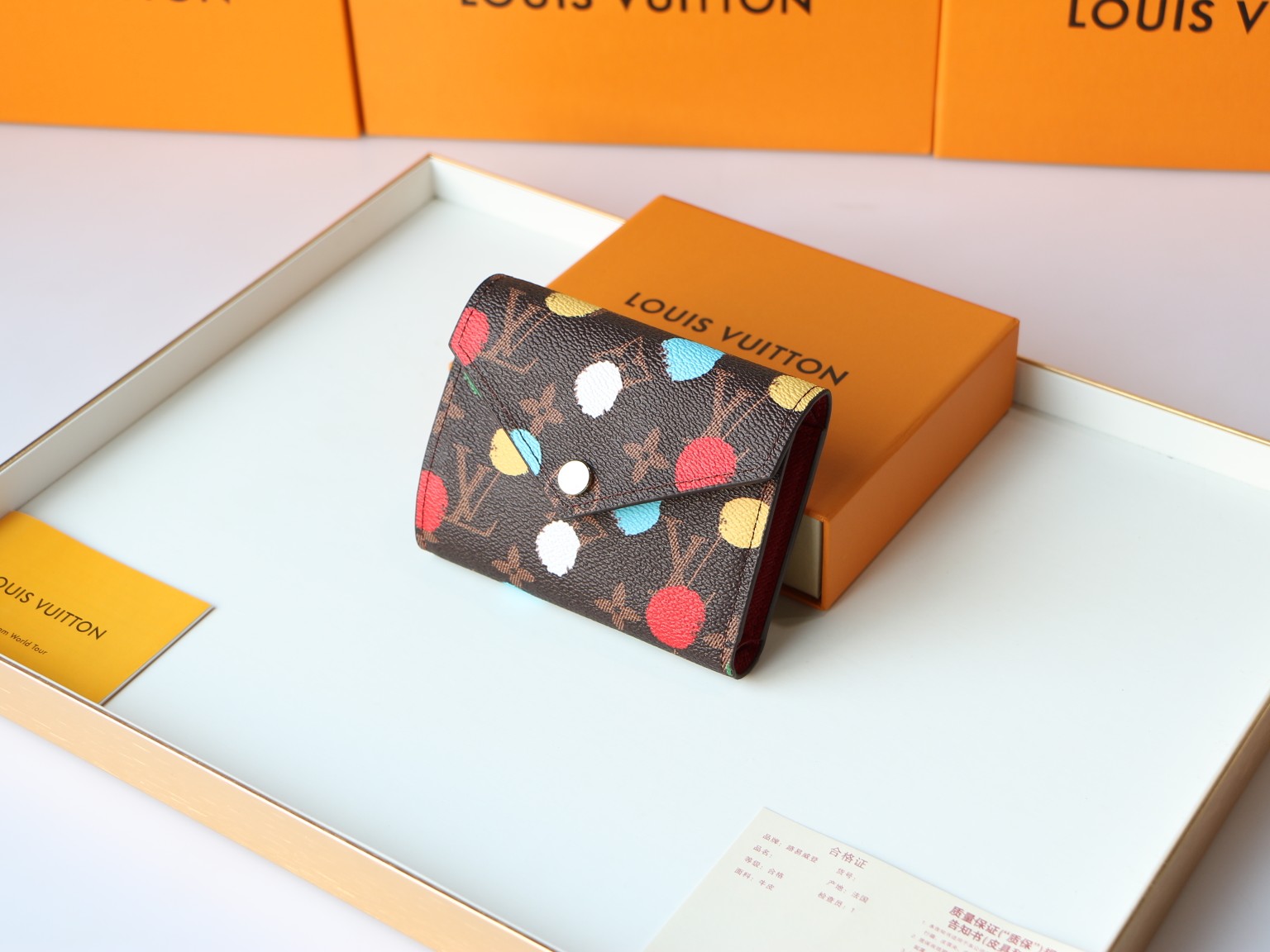 Packaging for the YK Victorine Wallet