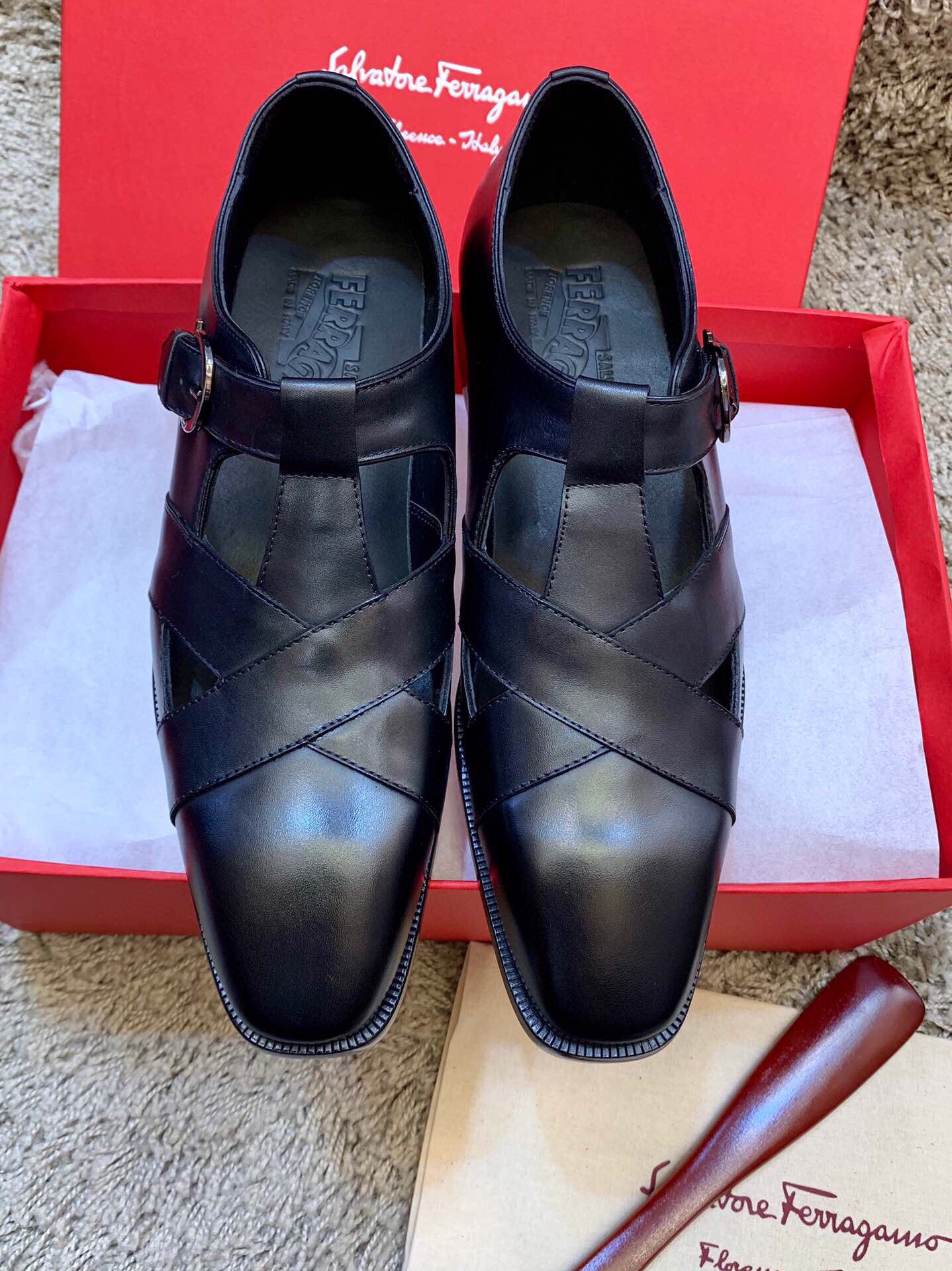 NO:349109,Batch Firagó The store manager recommends the latest summer imported French cowhide Italian leather outsole. It is very high-end for both business and leisure. Breathable British trends. Wear different temperament and taste. You deserve 38,39,40,41,42,43,44,45;,,cowhide,Leather soles19860909批 菲拉格幕 店长隆重推荐夏季最新  进口法国牛皮 意大利真皮大底 无论商务及休闲都非常上档次 透气英伦潮流 穿出不一样的气质品味 您值得拥有 38,39,40,41,42,43,44,45；,,cowhide,Leather soles,Men's shoes