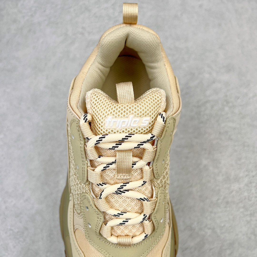 图片[5]-💰400 ＃VG零售版 BALENCIAGA Triple S Clear Sole Sneaker 巴黎世家复古透明气垫运动鞋 黑色做旧 全套原纸板楦头开发 最原汁原味的灵魂版型 全鞋荧光划线卡点 胶水把控整洁度追求极致完美 每一双都是工艺品 多重QC质检 超越公司货的品控标准 实实在在的免检产品 原盒原配 正确字体电绣 粗细、位置、大小正确 侧边TPU 透气孔匹配意产原版 正确气垫分离大底 TPU软底 原版一致大底LOGO 立体感十足 原厂皮料水洗做旧 采购原厂网纱 小牛皮 小羊皮和网眼 复杂的三层外底 采用Clear Sole技术将TPU注入鞋底内部可产生气泡 以提供更多舒适感 更轻的鞋子和减震效果 脚趾边缘绣有尺寸 侧面绣有徽标 背面压印徽标 舌头上的Triple S橡胶品牌 2个鞋带环 包括1个功能环 运动系带系统 带12个织物孔眼 双色鞋带让人想起远足靴的鞋带 后部拉环和舌头拉环 水洗效果 打造老旧外观 正常尺码 Size：35 36 37 38 39 40 41 42 43 44 45 46 编码：by4936070-运动鞋