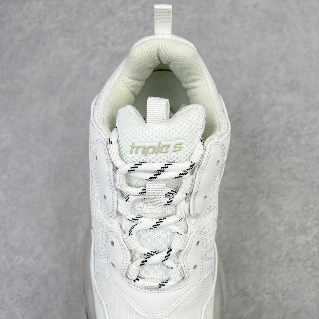 图片[5]-💰400 ＃VG零售版 BALENCIAGA Triple S Clear Sole Sneaker 巴黎世家复古透明气垫运动鞋 黑色做旧 全套原纸板楦头开发 最原汁原味的灵魂版型 全鞋荧光划线卡点 胶水把控整洁度追求极致完美 每一双都是工艺品 多重QC质检 超越公司货的品控标准 实实在在的免检产品 原盒原配 正确字体电绣 粗细、位置、大小正确 侧边TPU 透气孔匹配意产原版 正确气垫分离大底 TPU软底 原版一致大底LOGO 立体感十足 原厂皮料水洗做旧 采购原厂网纱 小牛皮 小羊皮和网眼 复杂的三层外底 采用Clear Sole技术将TPU注入鞋底内部可产生气泡 以提供更多舒适感 更轻的鞋子和减震效果 脚趾边缘绣有尺寸 侧面绣有徽标 背面压印徽标 舌头上的Triple S橡胶品牌 2个鞋带环 包括1个功能环 运动系带系统 带12个织物孔眼 双色鞋带让人想起远足靴的鞋带 后部拉环和舌头拉环 水洗效果 打造老旧外观 正常尺码 Size：35 36 37 38 39 40 41 42 43 44 45 46 编码：by4936070-运动鞋