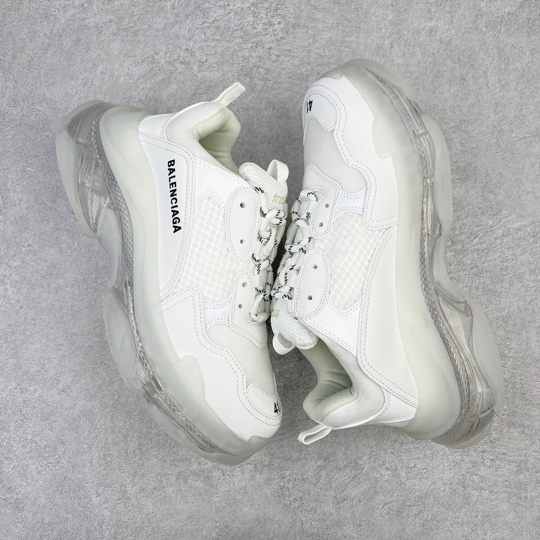 图片[3]-💰400 ＃VG零售版 BALENCIAGA Triple S Clear Sole Sneaker 巴黎世家复古透明气垫运动鞋 黑色做旧 全套原纸板楦头开发 最原汁原味的灵魂版型 全鞋荧光划线卡点 胶水把控整洁度追求极致完美 每一双都是工艺品 多重QC质检 超越公司货的品控标准 实实在在的免检产品 原盒原配 正确字体电绣 粗细、位置、大小正确 侧边TPU 透气孔匹配意产原版 正确气垫分离大底 TPU软底 原版一致大底LOGO 立体感十足 原厂皮料水洗做旧 采购原厂网纱 小牛皮 小羊皮和网眼 复杂的三层外底 采用Clear Sole技术将TPU注入鞋底内部可产生气泡 以提供更多舒适感 更轻的鞋子和减震效果 脚趾边缘绣有尺寸 侧面绣有徽标 背面压印徽标 舌头上的Triple S橡胶品牌 2个鞋带环 包括1个功能环 运动系带系统 带12个织物孔眼 双色鞋带让人想起远足靴的鞋带 后部拉环和舌头拉环 水洗效果 打造老旧外观 正常尺码 Size：35 36 37 38 39 40 41 42 43 44 45 46 编码：by4936070-运动鞋