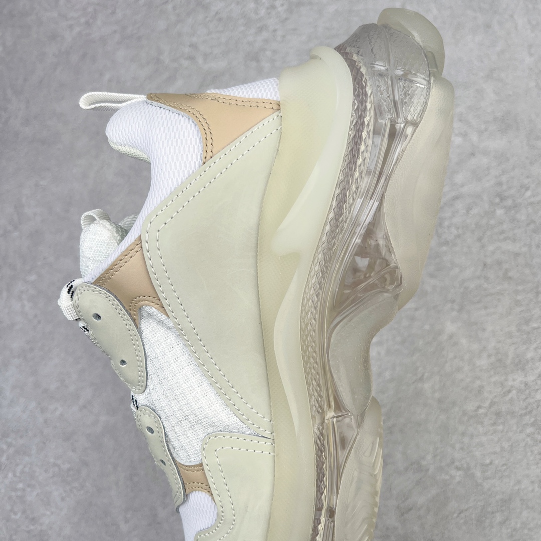 图片[7]-💰400 ＃VG零售版 BALENCIAGA Triple S Clear Sole Sneaker 巴黎世家复古透明气垫运动鞋 黑色做旧 全套原纸板楦头开发 最原汁原味的灵魂版型 全鞋荧光划线卡点 胶水把控整洁度追求极致完美 每一双都是工艺品 多重QC质检 超越公司货的品控标准 实实在在的免检产品 原盒原配 正确字体电绣 粗细、位置、大小正确 侧边TPU 透气孔匹配意产原版 正确气垫分离大底 TPU软底 原版一致大底LOGO 立体感十足 原厂皮料水洗做旧 采购原厂网纱 小牛皮 小羊皮和网眼 复杂的三层外底 采用Clear Sole技术将TPU注入鞋底内部可产生气泡 以提供更多舒适感 更轻的鞋子和减震效果 脚趾边缘绣有尺寸 侧面绣有徽标 背面压印徽标 舌头上的Triple S橡胶品牌 2个鞋带环 包括1个功能环 运动系带系统 带12个织物孔眼 双色鞋带让人想起远足靴的鞋带 后部拉环和舌头拉环 水洗效果 打造老旧外观 正常尺码 Size：35 36 37 38 39 40 41 42 43 44 45 46 编码：by4936070-运动鞋