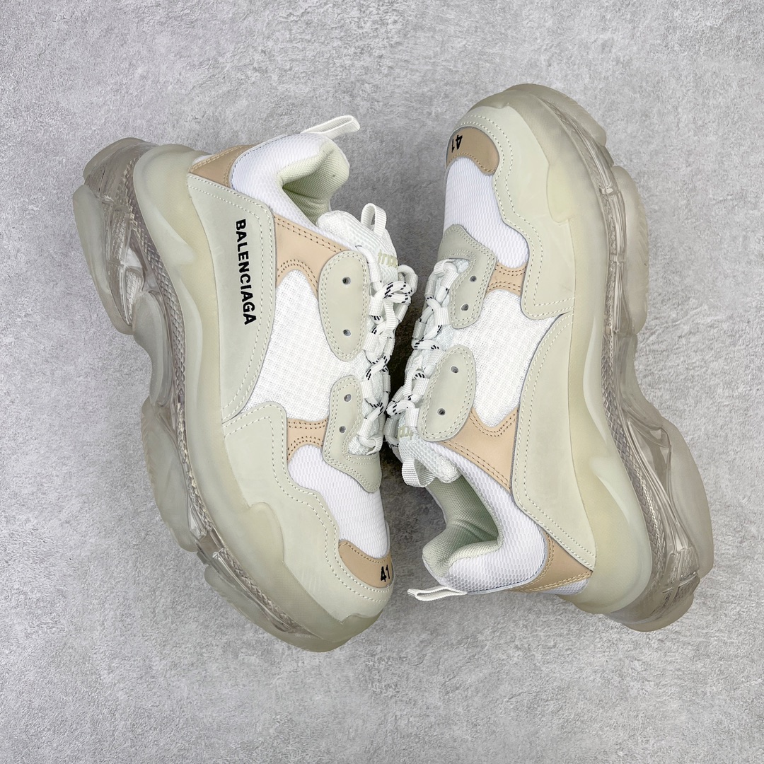 图片[3]-💰400 ＃VG零售版 BALENCIAGA Triple S Clear Sole Sneaker 巴黎世家复古透明气垫运动鞋 黑色做旧 全套原纸板楦头开发 最原汁原味的灵魂版型 全鞋荧光划线卡点 胶水把控整洁度追求极致完美 每一双都是工艺品 多重QC质检 超越公司货的品控标准 实实在在的免检产品 原盒原配 正确字体电绣 粗细、位置、大小正确 侧边TPU 透气孔匹配意产原版 正确气垫分离大底 TPU软底 原版一致大底LOGO 立体感十足 原厂皮料水洗做旧 采购原厂网纱 小牛皮 小羊皮和网眼 复杂的三层外底 采用Clear Sole技术将TPU注入鞋底内部可产生气泡 以提供更多舒适感 更轻的鞋子和减震效果 脚趾边缘绣有尺寸 侧面绣有徽标 背面压印徽标 舌头上的Triple S橡胶品牌 2个鞋带环 包括1个功能环 运动系带系统 带12个织物孔眼 双色鞋带让人想起远足靴的鞋带 后部拉环和舌头拉环 水洗效果 打造老旧外观 正常尺码 Size：35 36 37 38 39 40 41 42 43 44 45 46 编码：by4936070-运动鞋