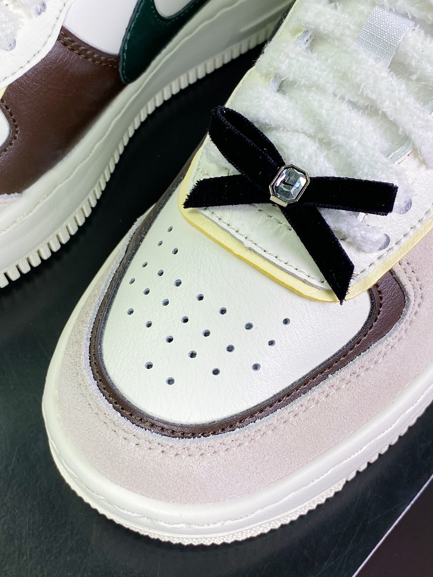 200 WMNS Air Force 1 Shadow”Black Bow”空军一号板鞋“白灰棕蝴蝶结”FB1857-111