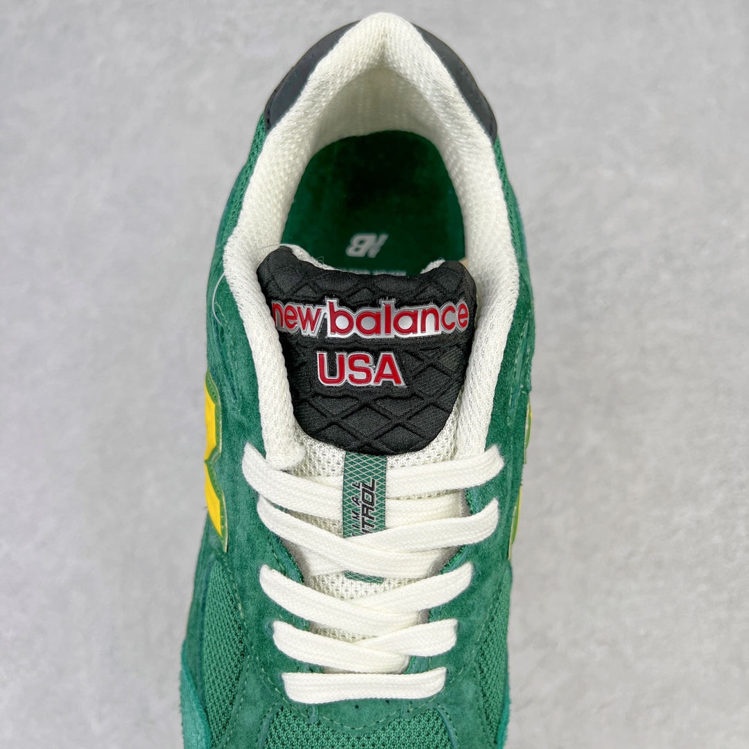 图片[5]-＃K版纯原福利 New Balance M990GG3 新百伦NB990V3 绿色 第三代总统复古慢跑鞋 正确3M反光细节 原楦原纸版开发 正确6层组合底模精密开发 搭载全新碳素中底 后跟透明TPU水晶装饰条稳固 沿用了引以为傲的跑鞋手工技艺 采用猪皮绒面并包裹局部透气网面的鞋身设计 菱网鞋舌上刻有New Balance USA 鞋面依旧身着经典的大热之灰 彰显了其高端的品质身份 尺码：36 37 37.5 38 38.5 39 40 40.5 41.5 42 42.5 43 44 45-选品中心